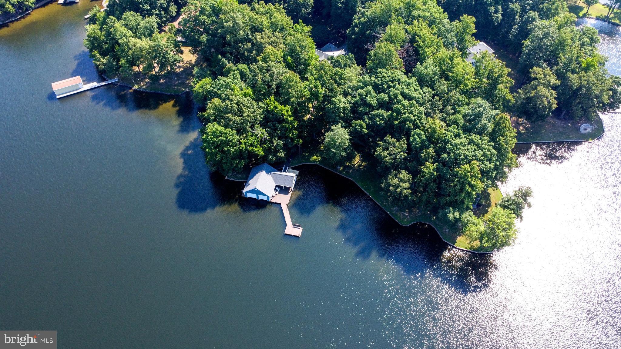 FOXWOOD MANOR - Residential