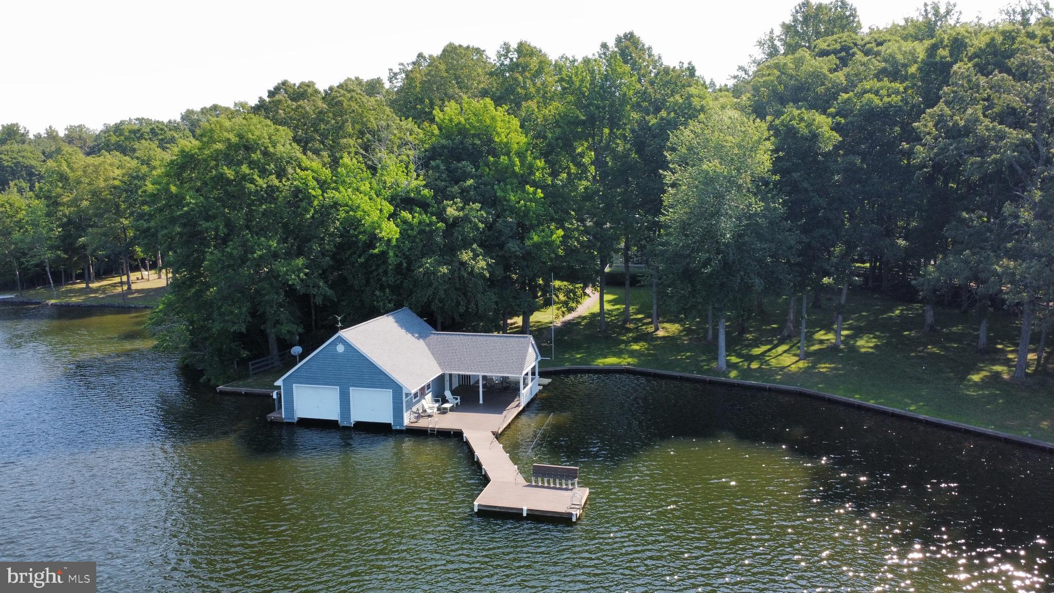 FOXWOOD MANOR - Residential