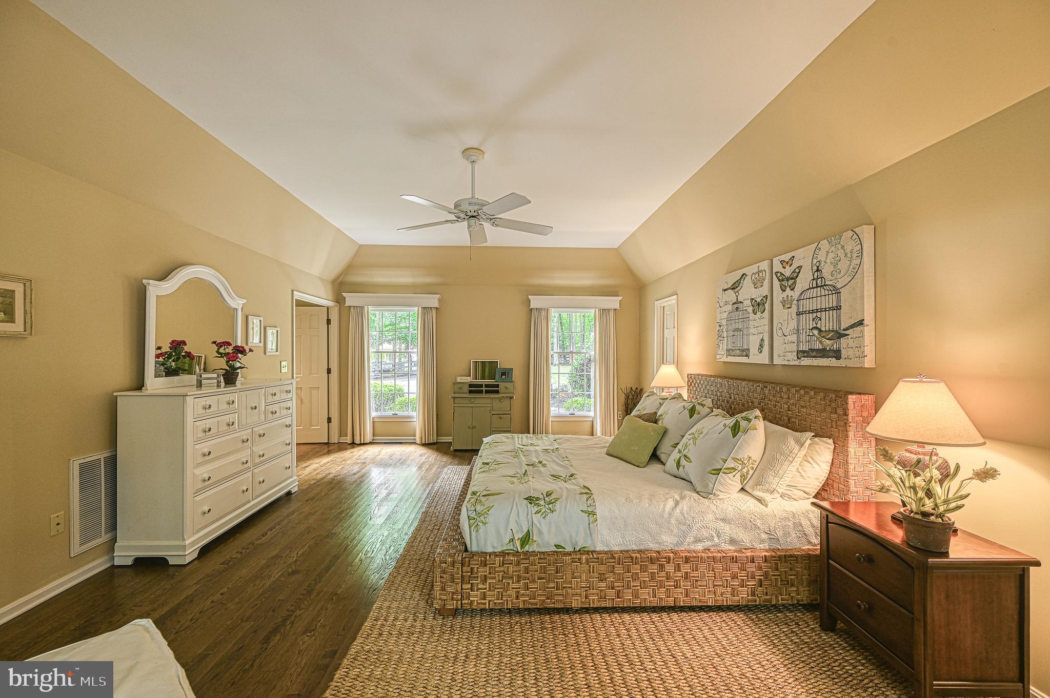 FOXWOOD MANOR - Residential