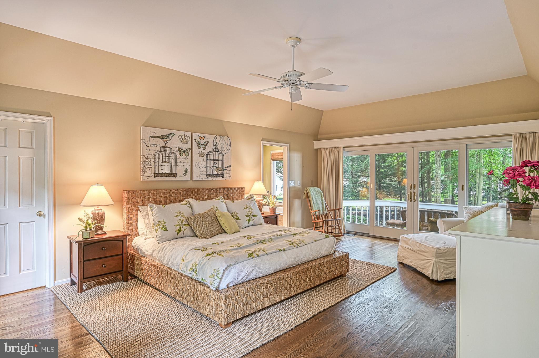 FOXWOOD MANOR - Residential