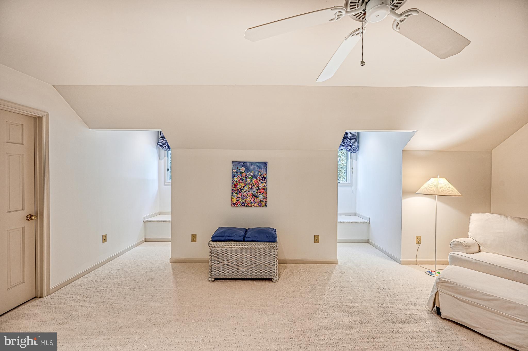 FOXWOOD MANOR - Residential