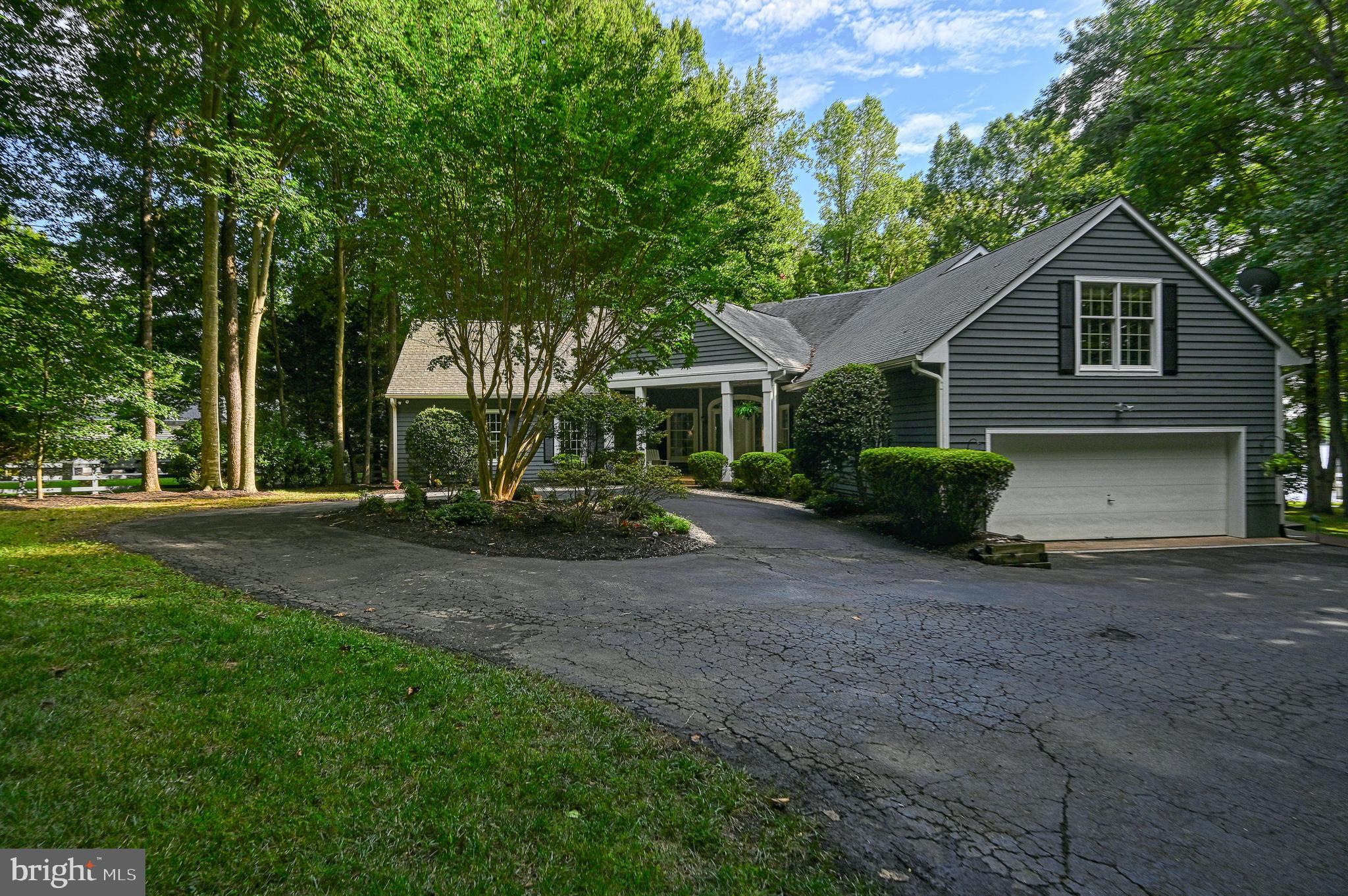 FOXWOOD MANOR - Residential