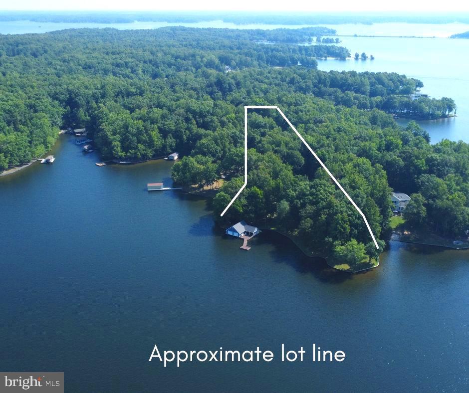 FOXWOOD MANOR - Residential