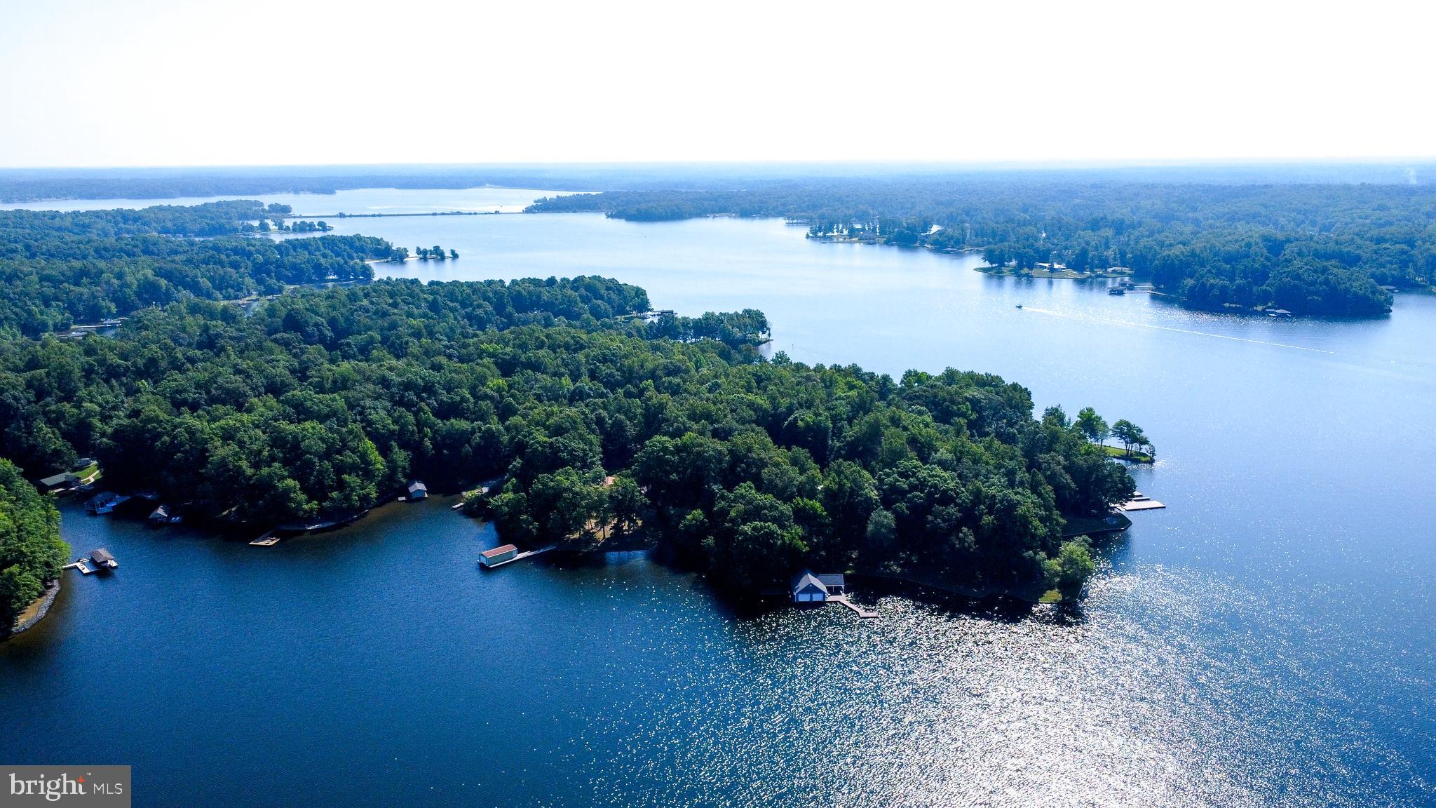 FOXWOOD MANOR - Residential