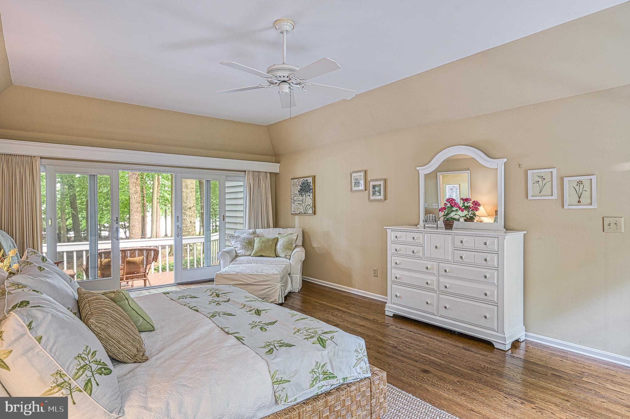 FOXWOOD MANOR - Residential