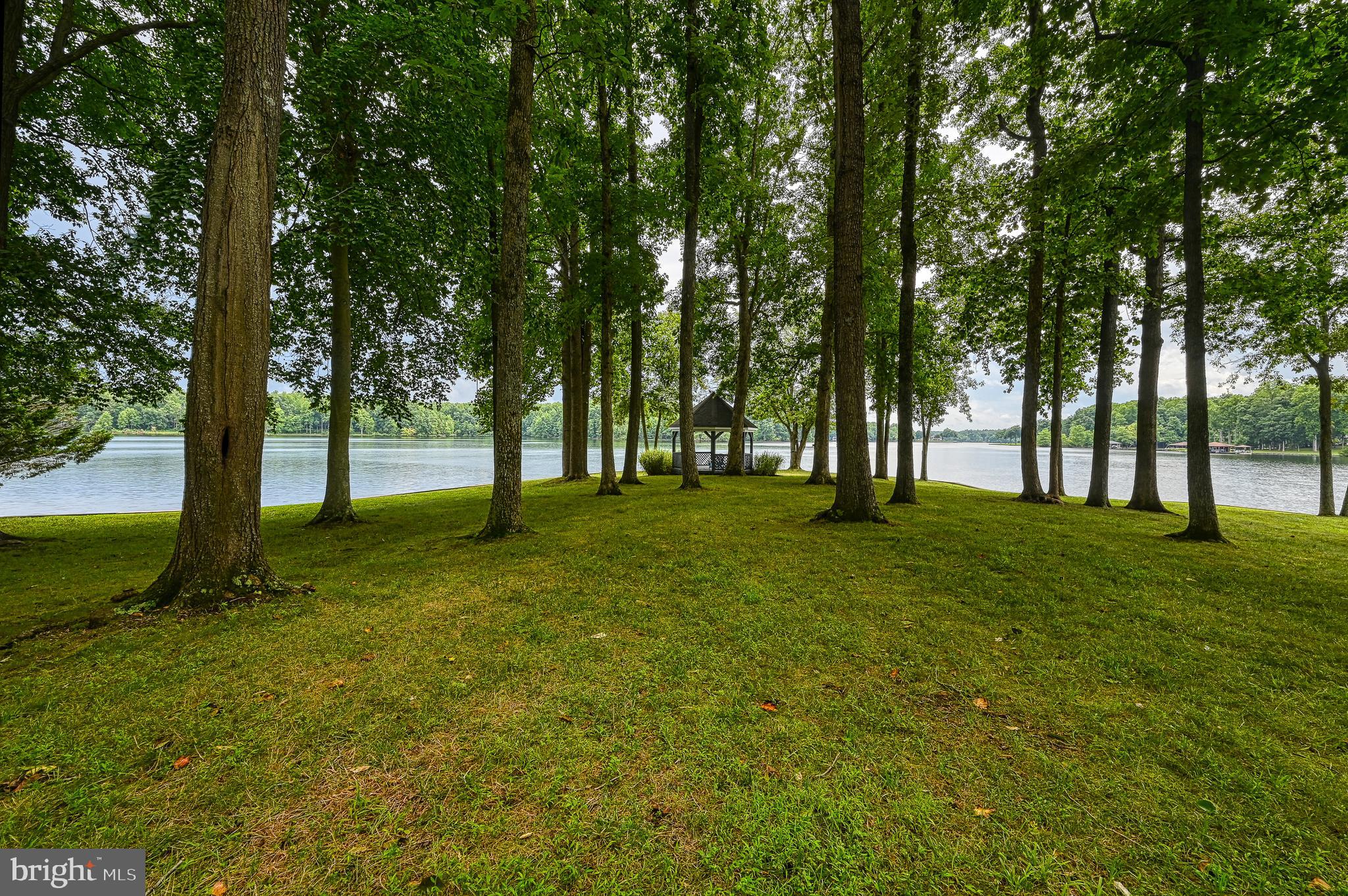 FOXWOOD MANOR - Residential