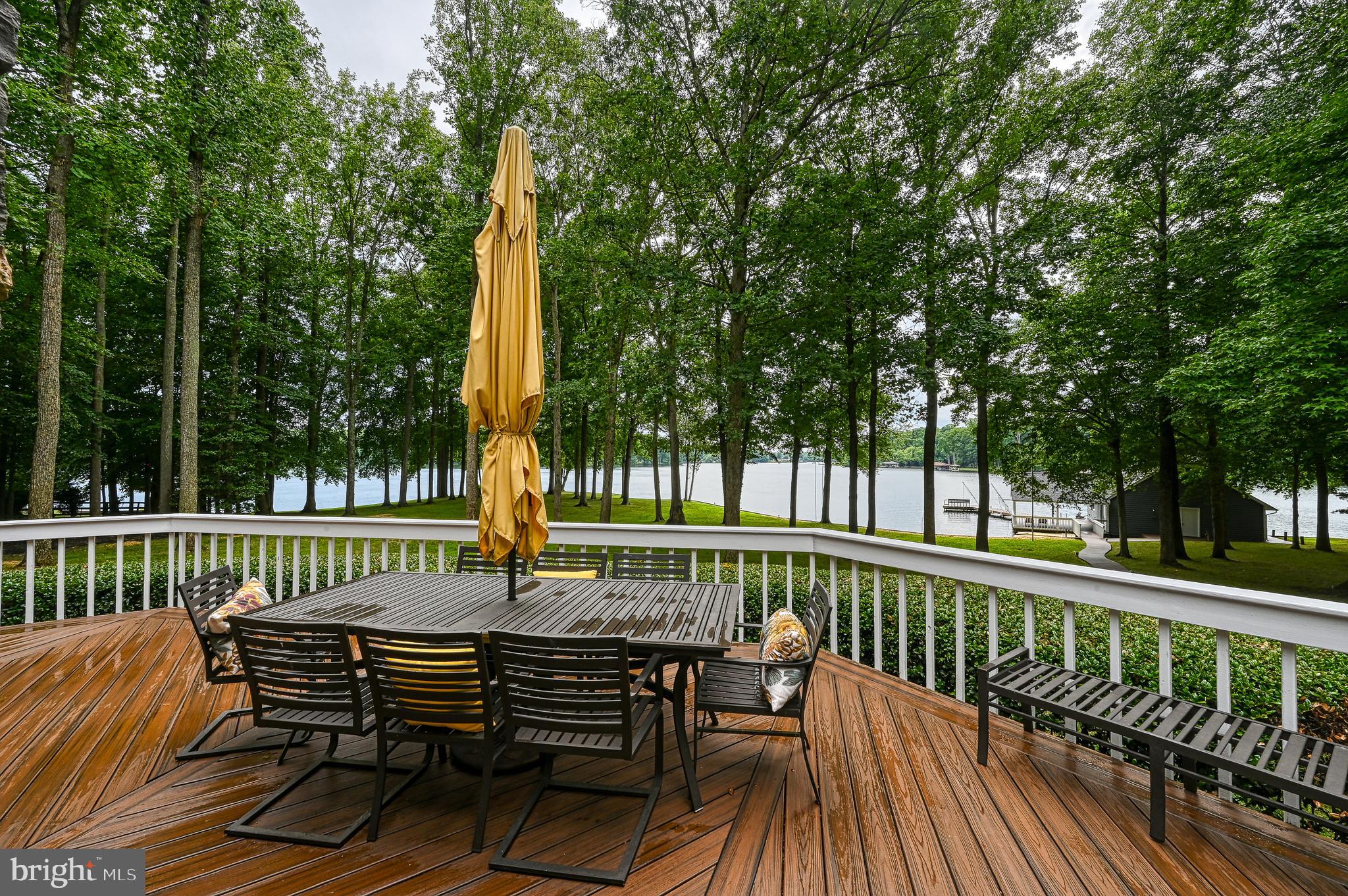 FOXWOOD MANOR - Residential