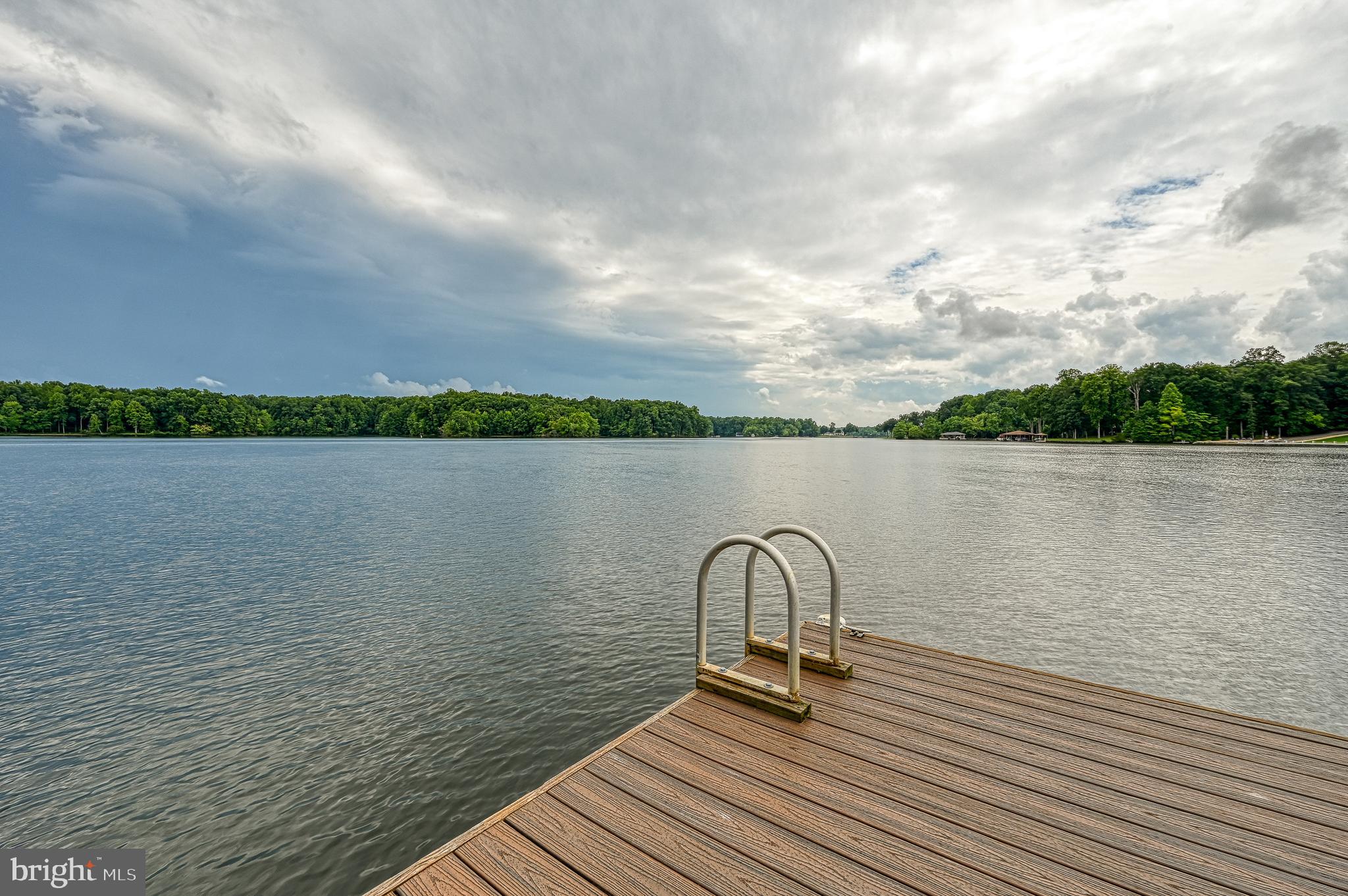 FOXWOOD MANOR - Residential