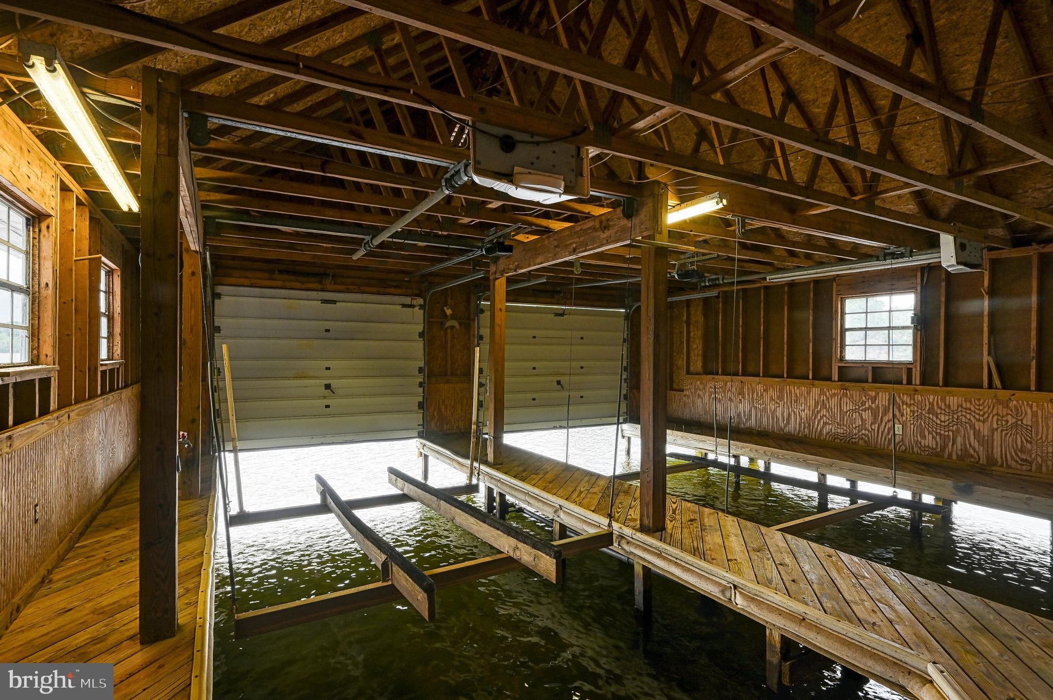 FOXWOOD MANOR - Residential