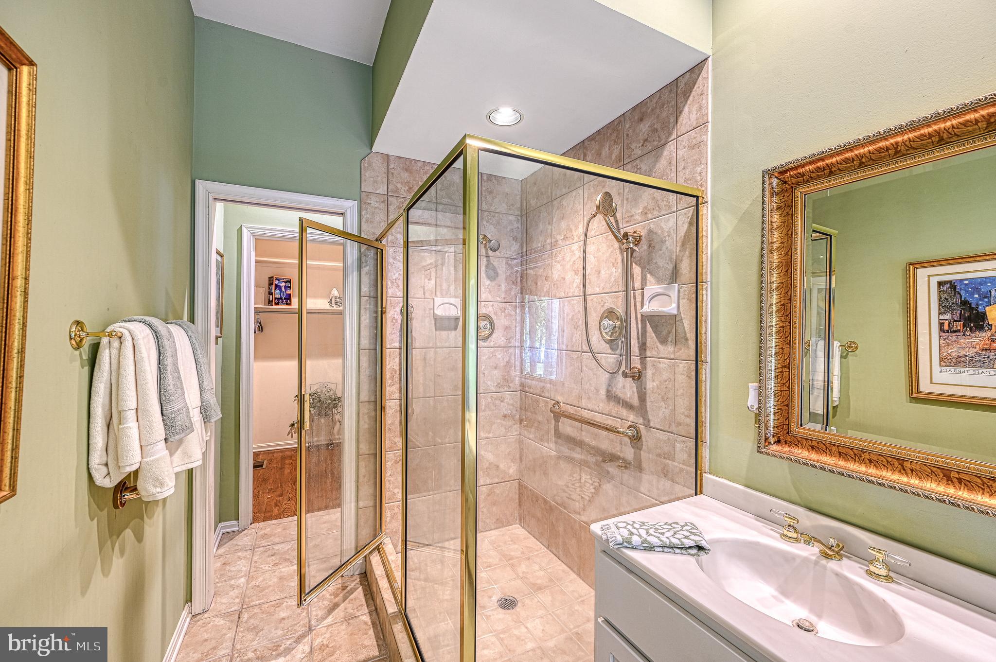 FOXWOOD MANOR - Residential