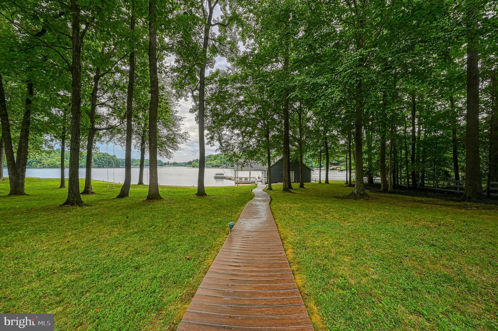 FOXWOOD MANOR - Residential