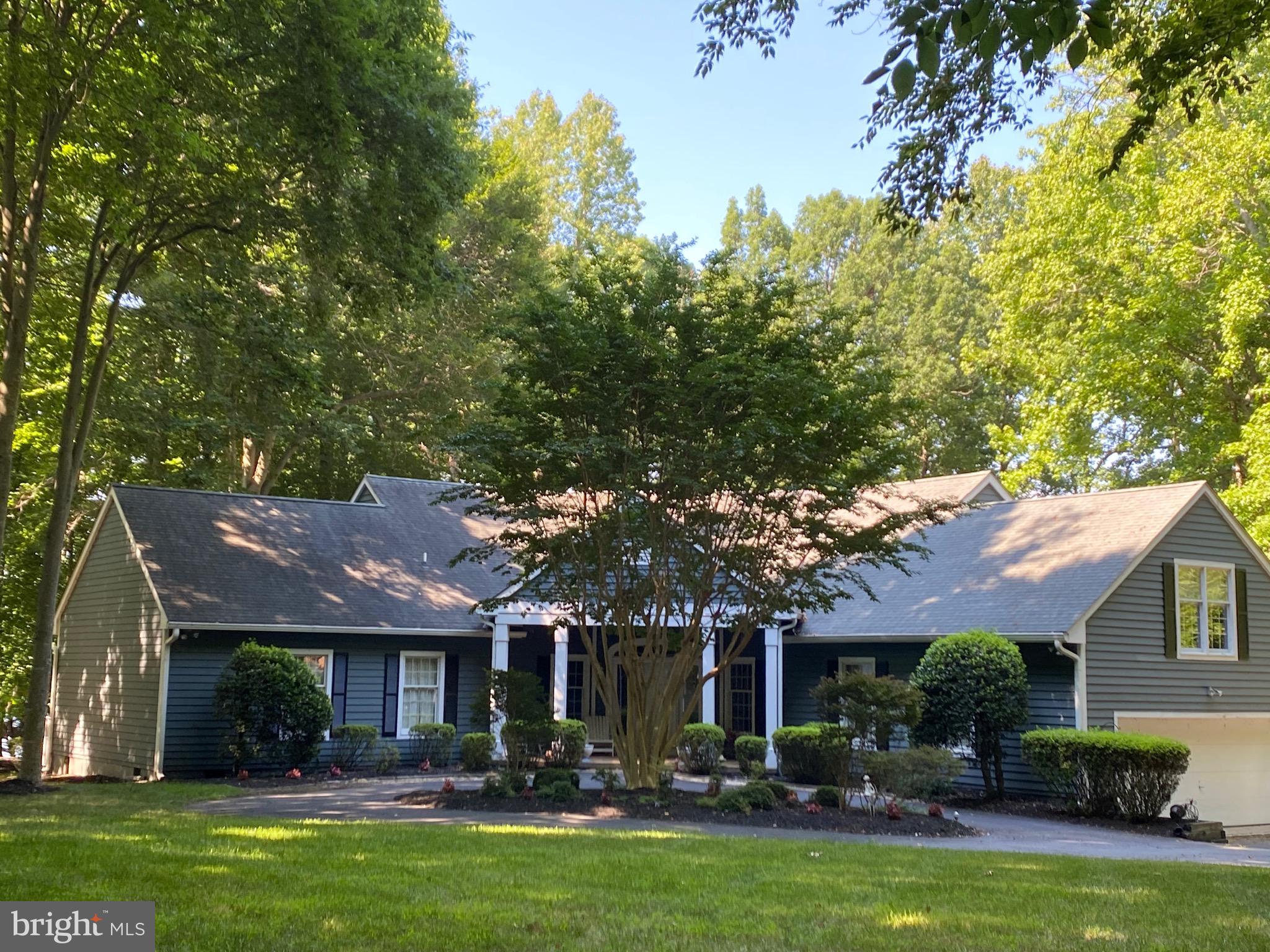 FOXWOOD MANOR - Residential