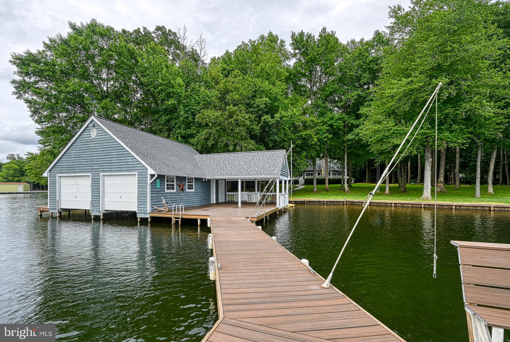 FOXWOOD MANOR - Residential