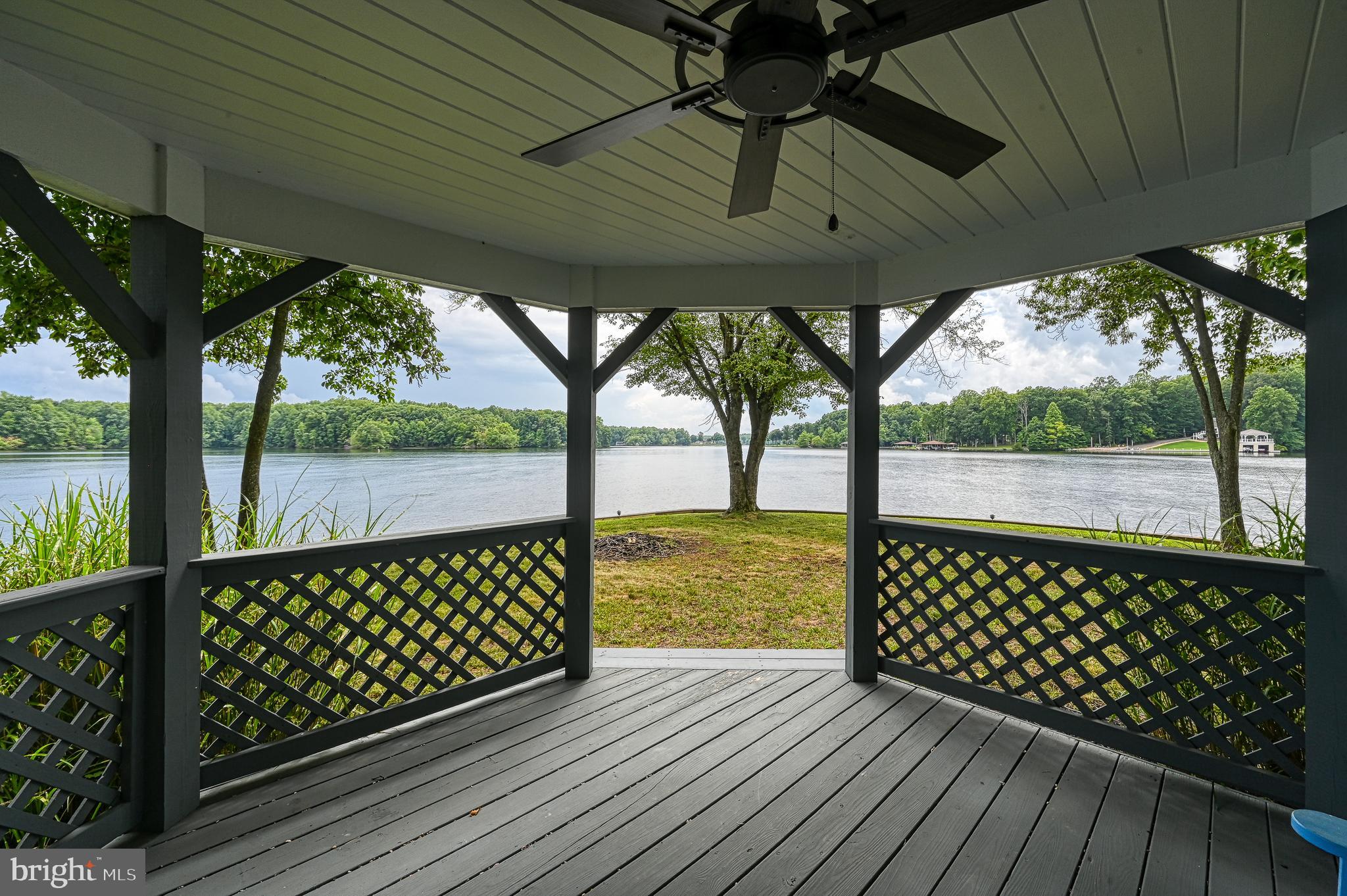 FOXWOOD MANOR - Residential