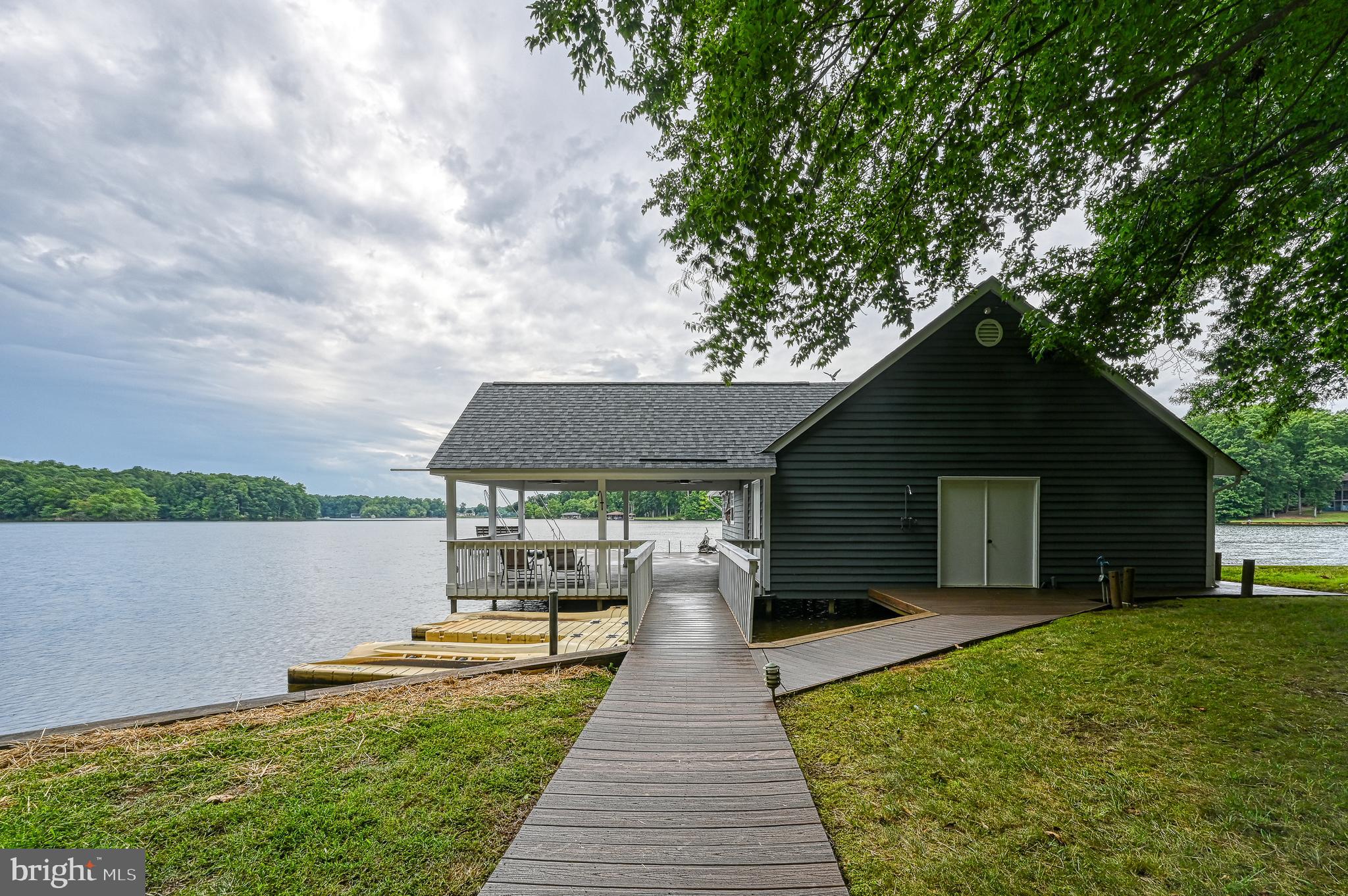 FOXWOOD MANOR - Residential