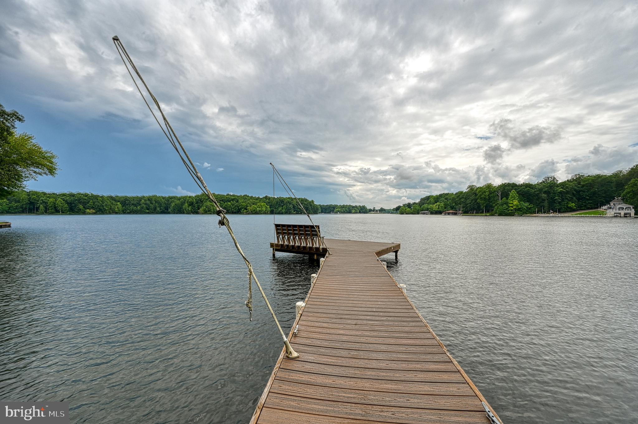 FOXWOOD MANOR - Residential