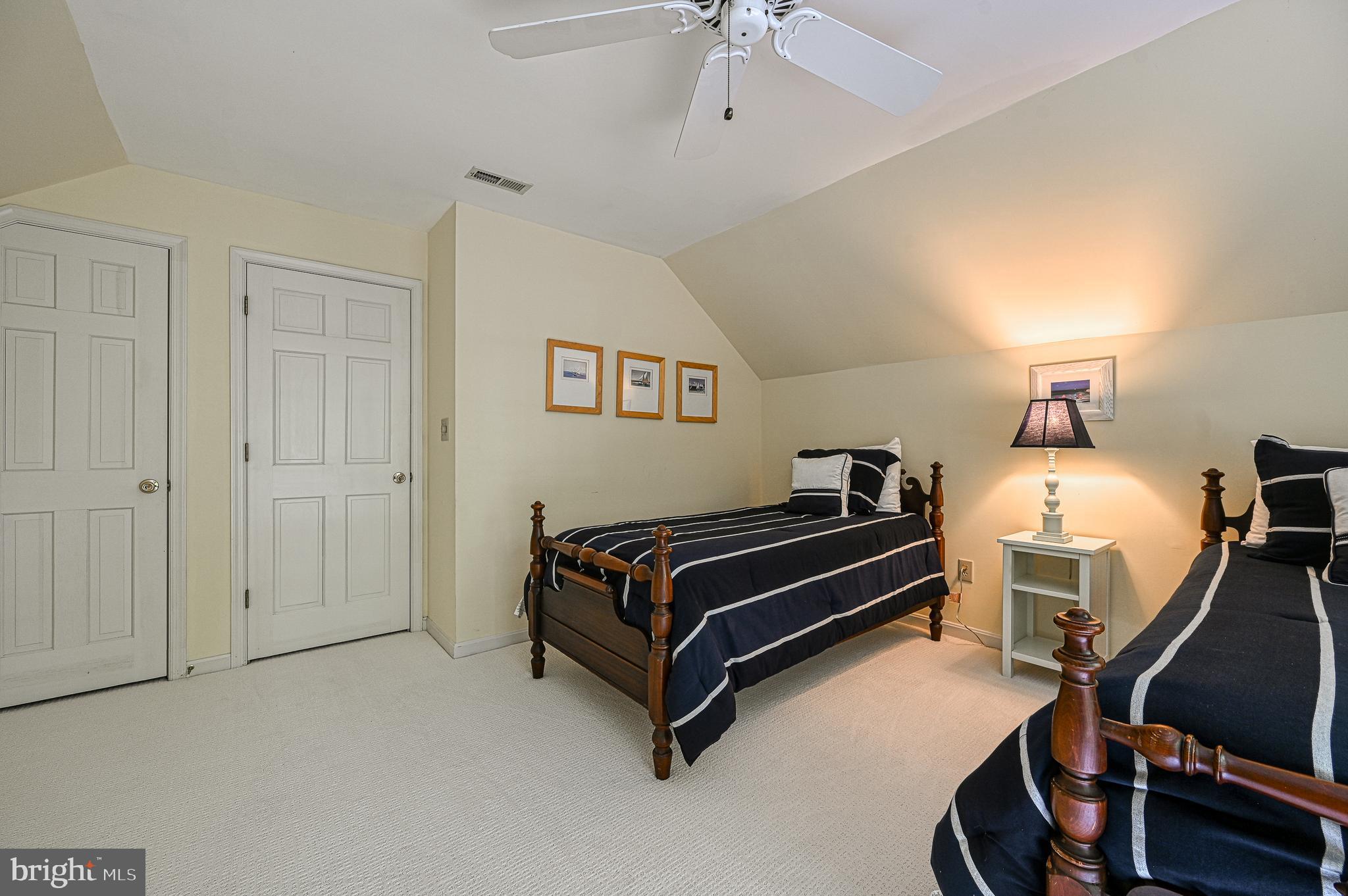 FOXWOOD MANOR - Residential