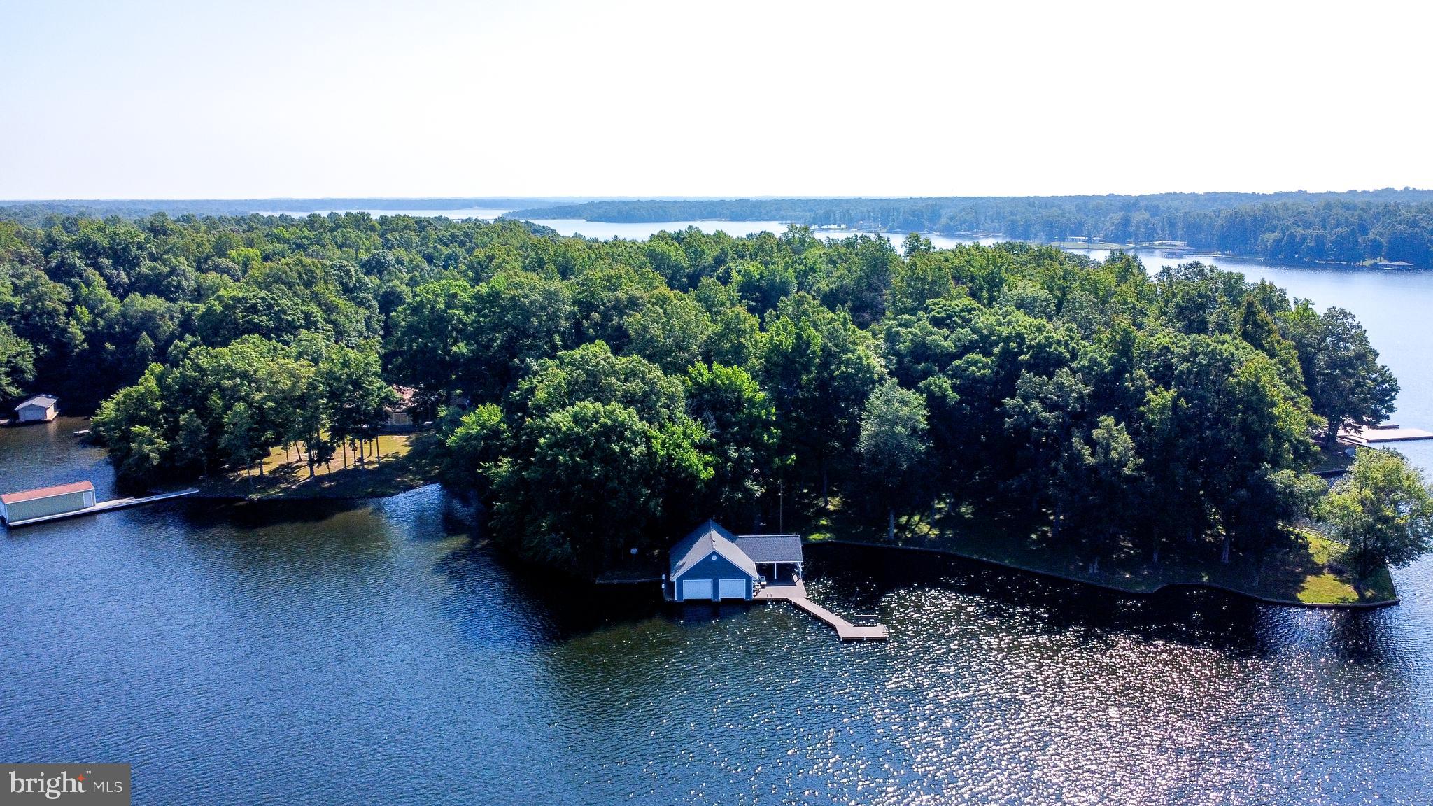 FOXWOOD MANOR - Residential