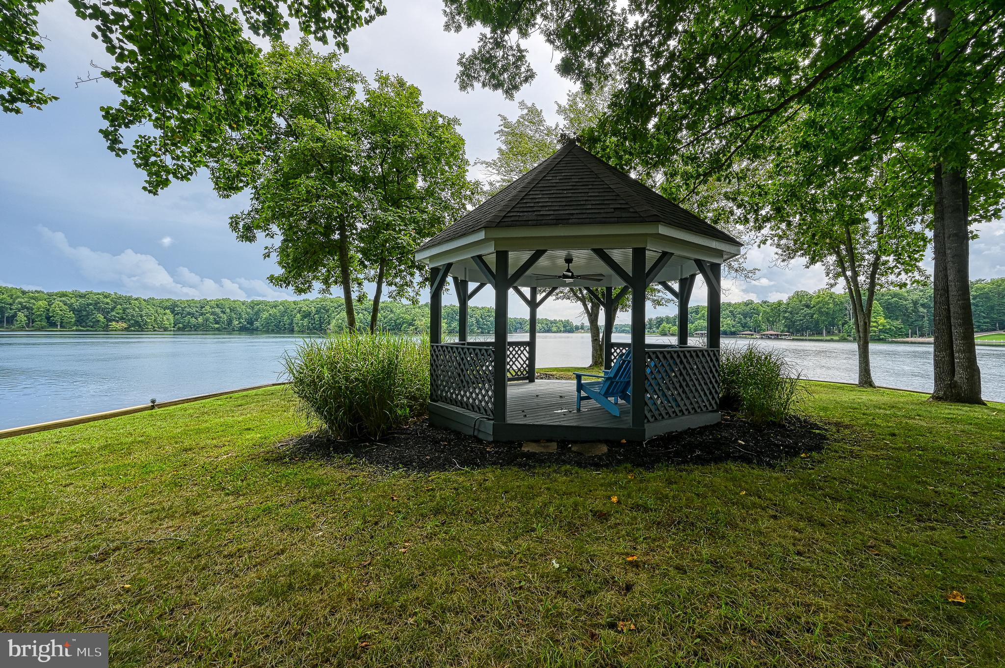 FOXWOOD MANOR - Residential