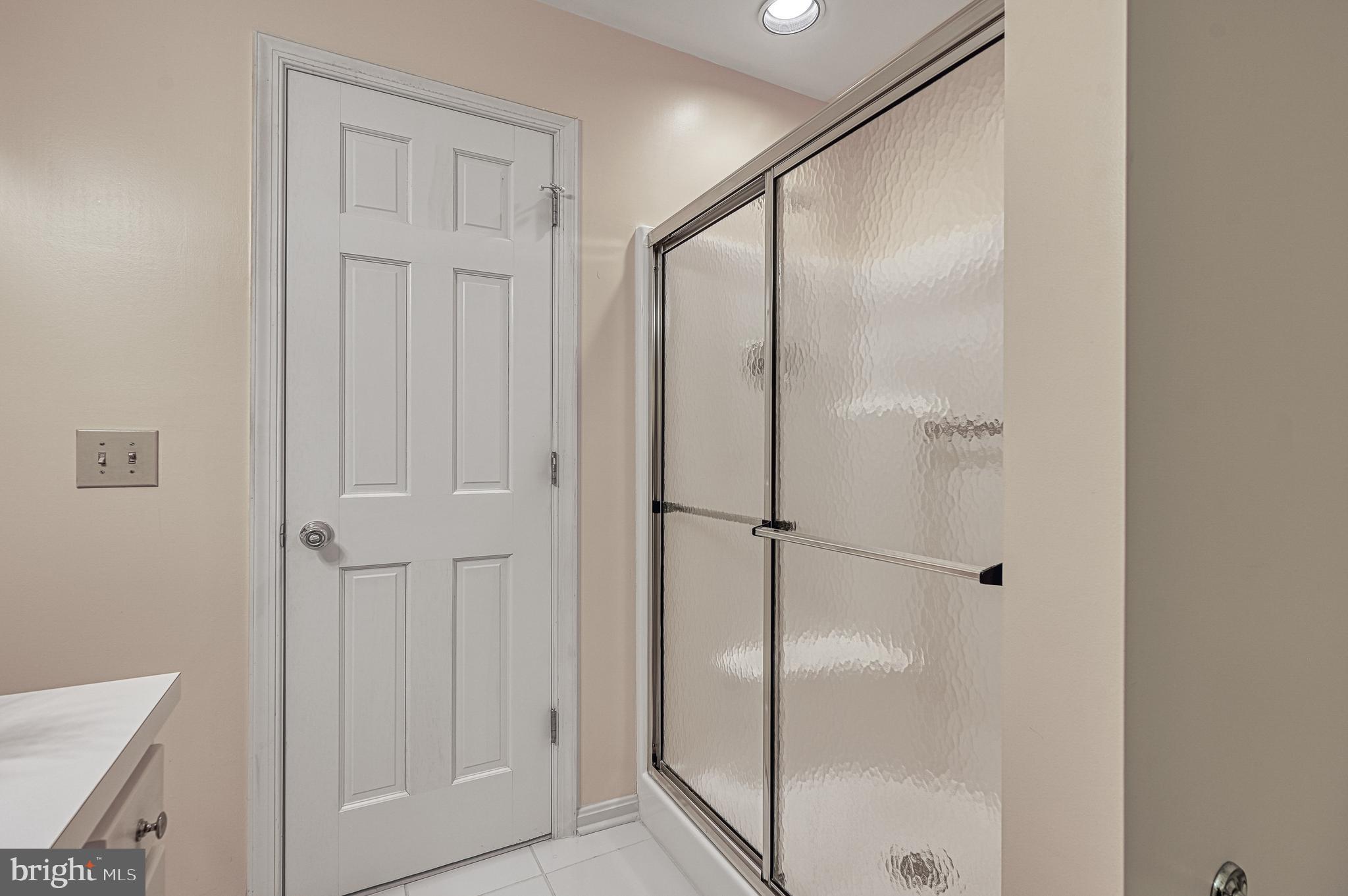 FOXWOOD MANOR - Residential