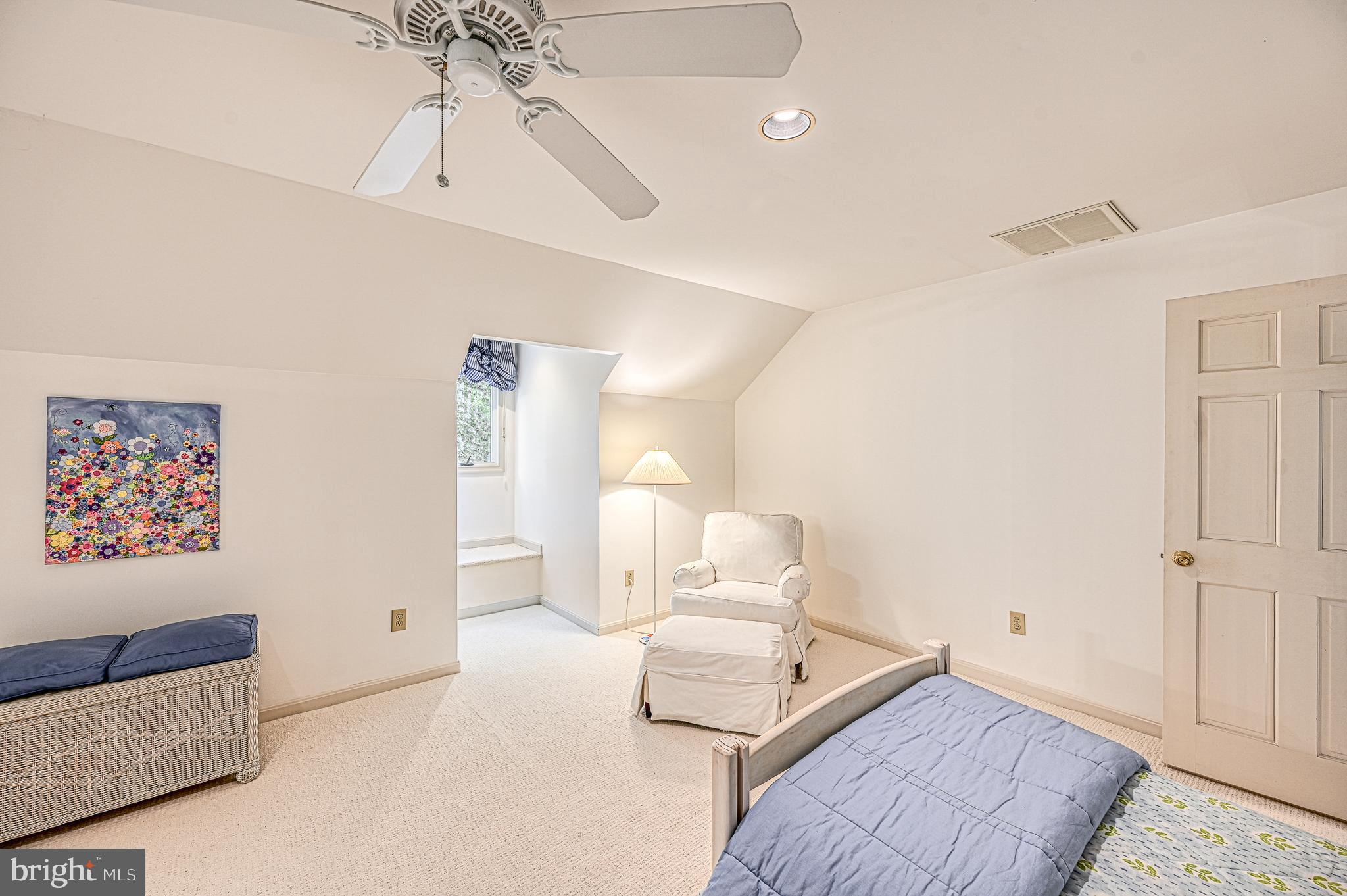 FOXWOOD MANOR - Residential