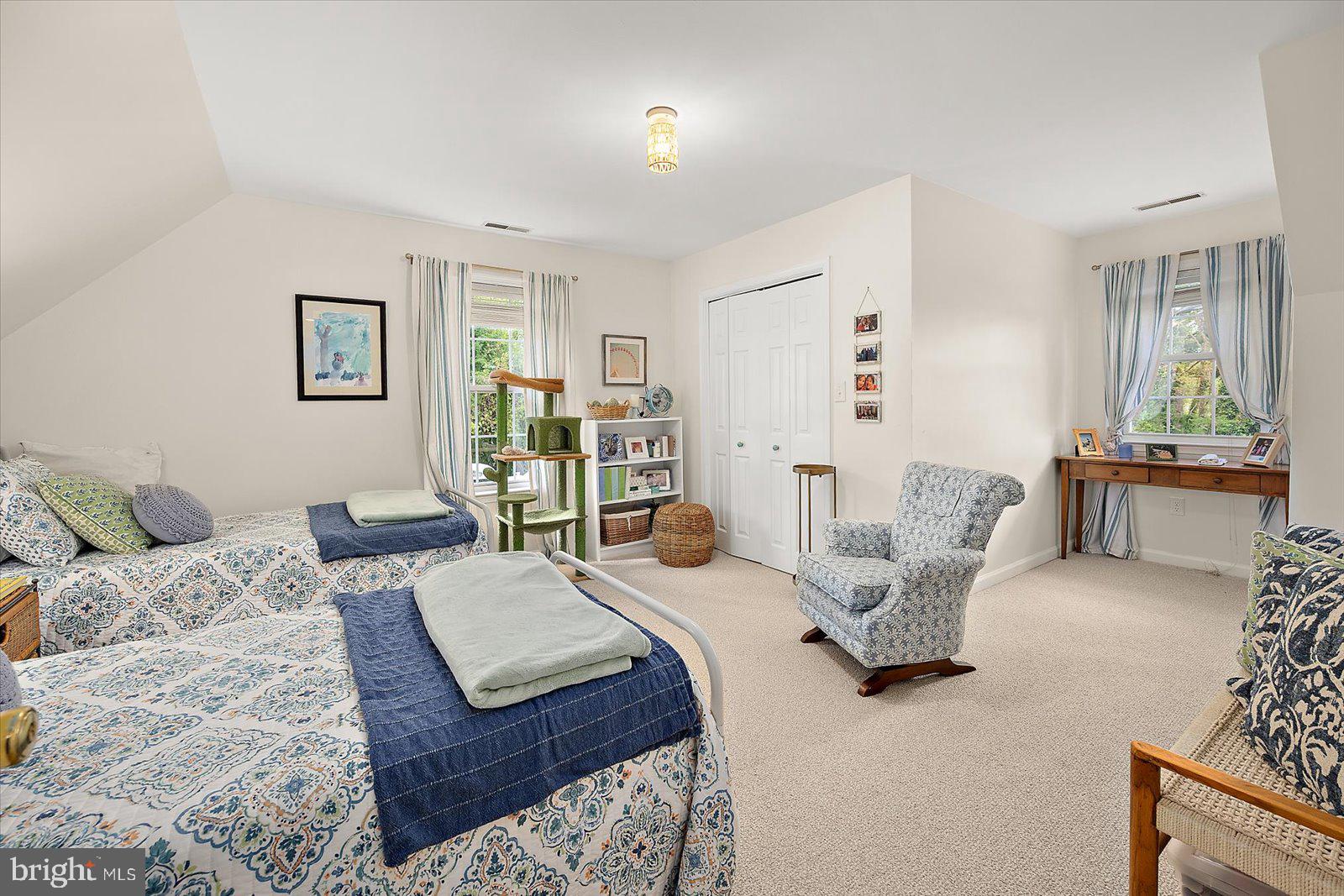 R COATES JR - Residential