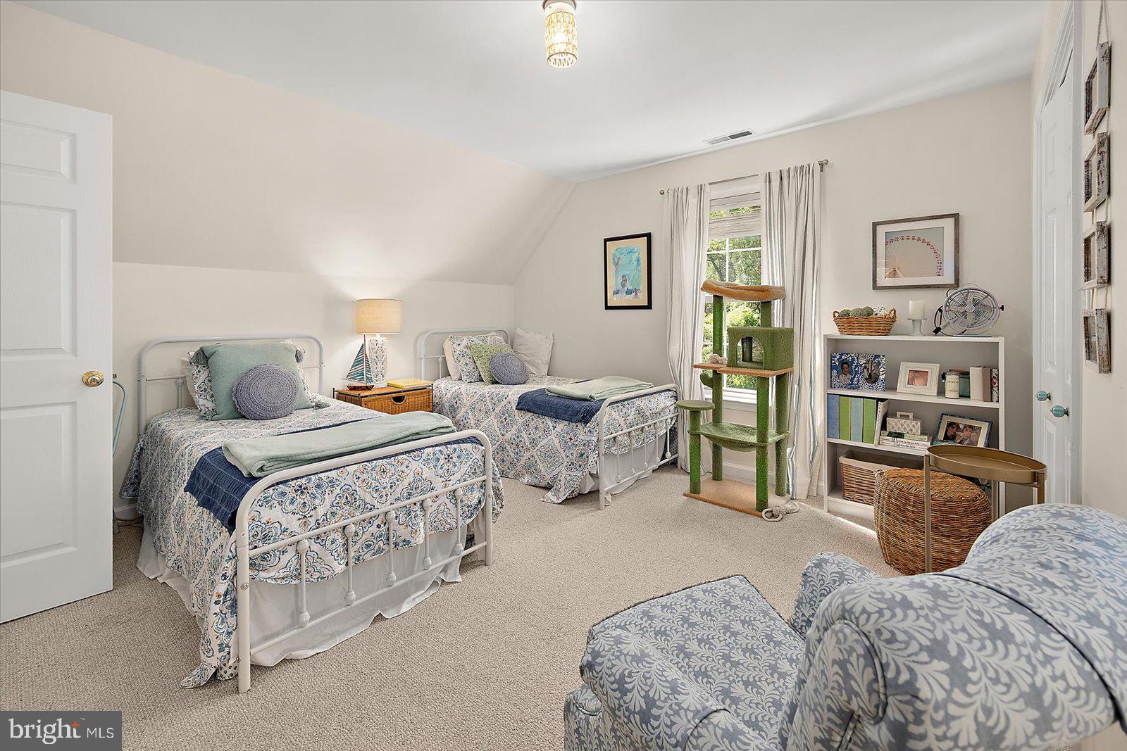 R COATES JR - Residential
