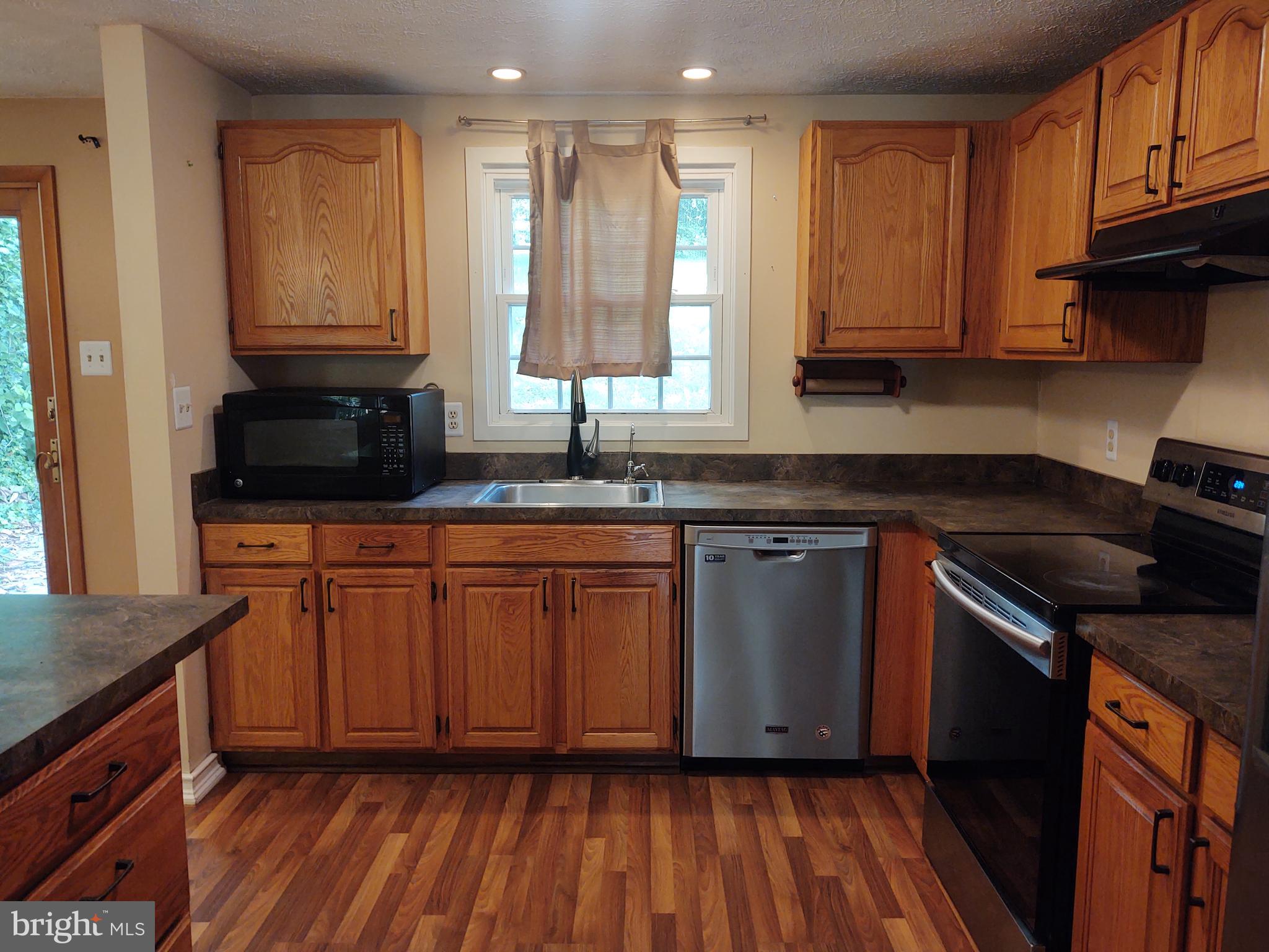 LONG REACH - Residential