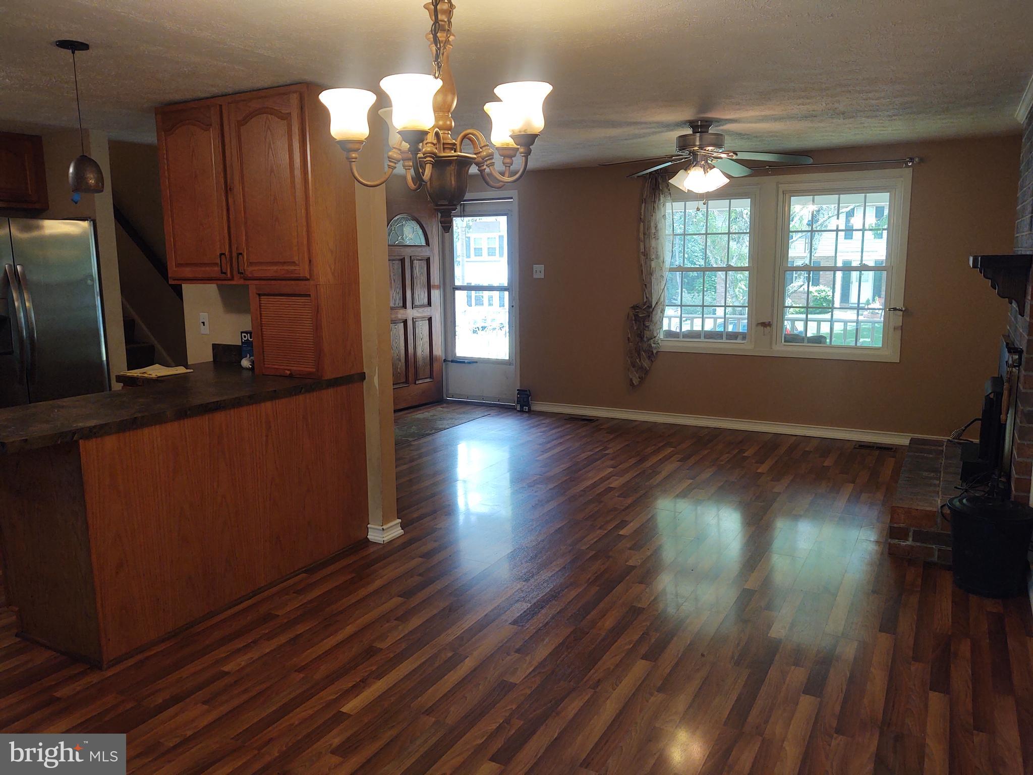 LONG REACH - Residential