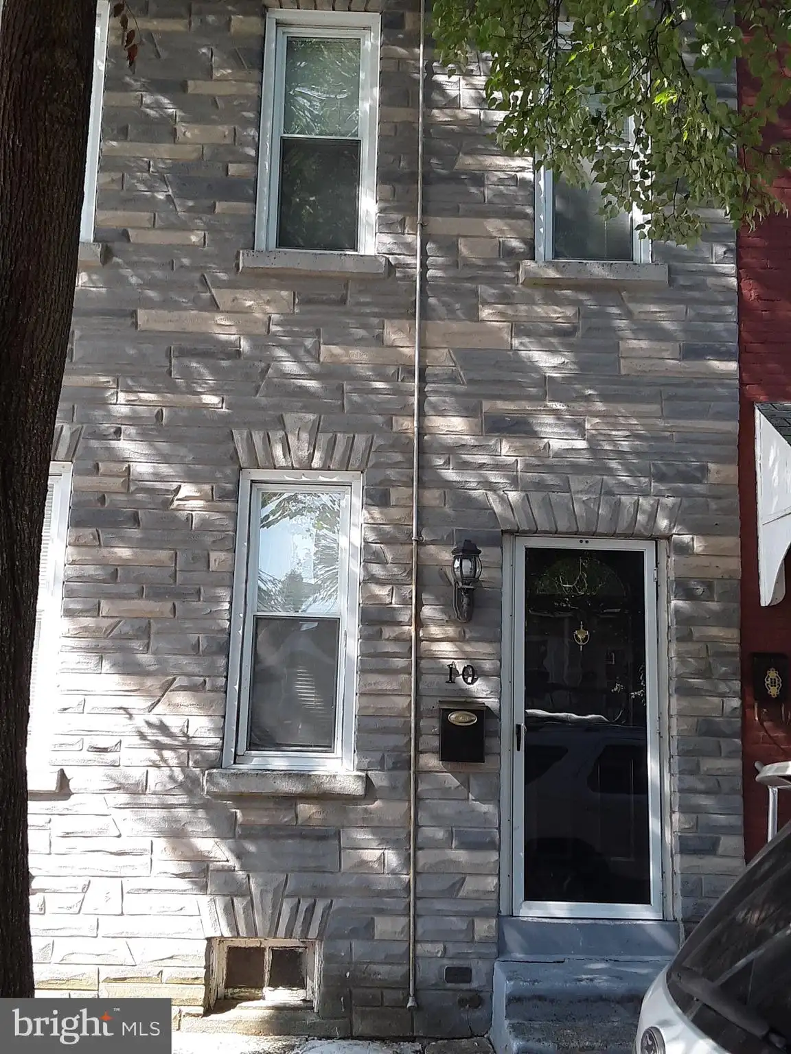 10 W 4th St