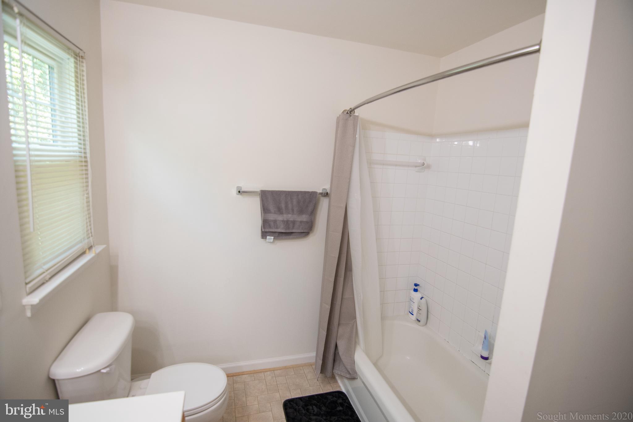 STAFFORD LAKES VILLAGE - Residential Lease