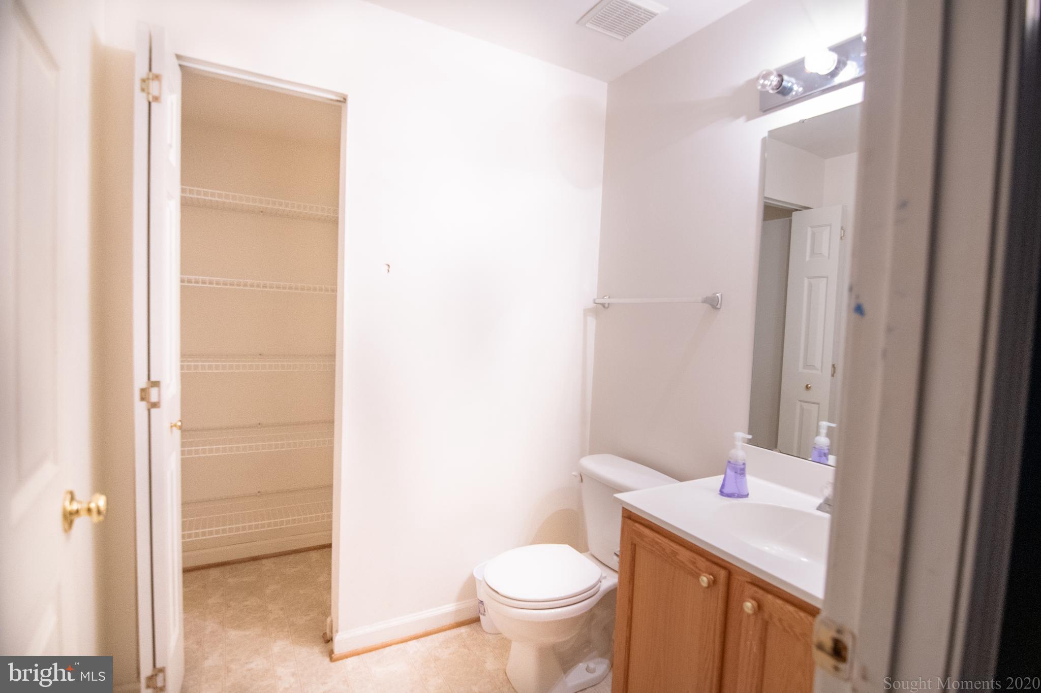 STAFFORD LAKES VILLAGE - Residential Lease