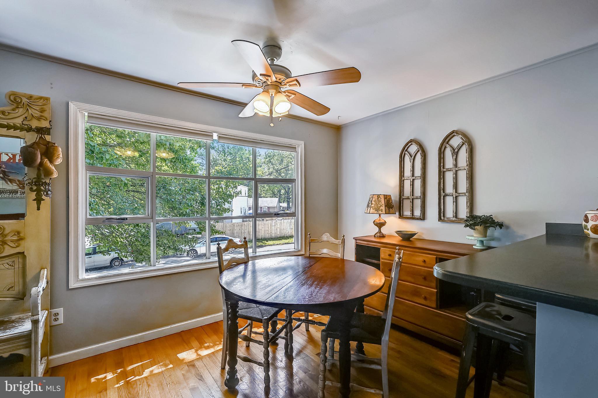 WOODLAND BEACH - Residential