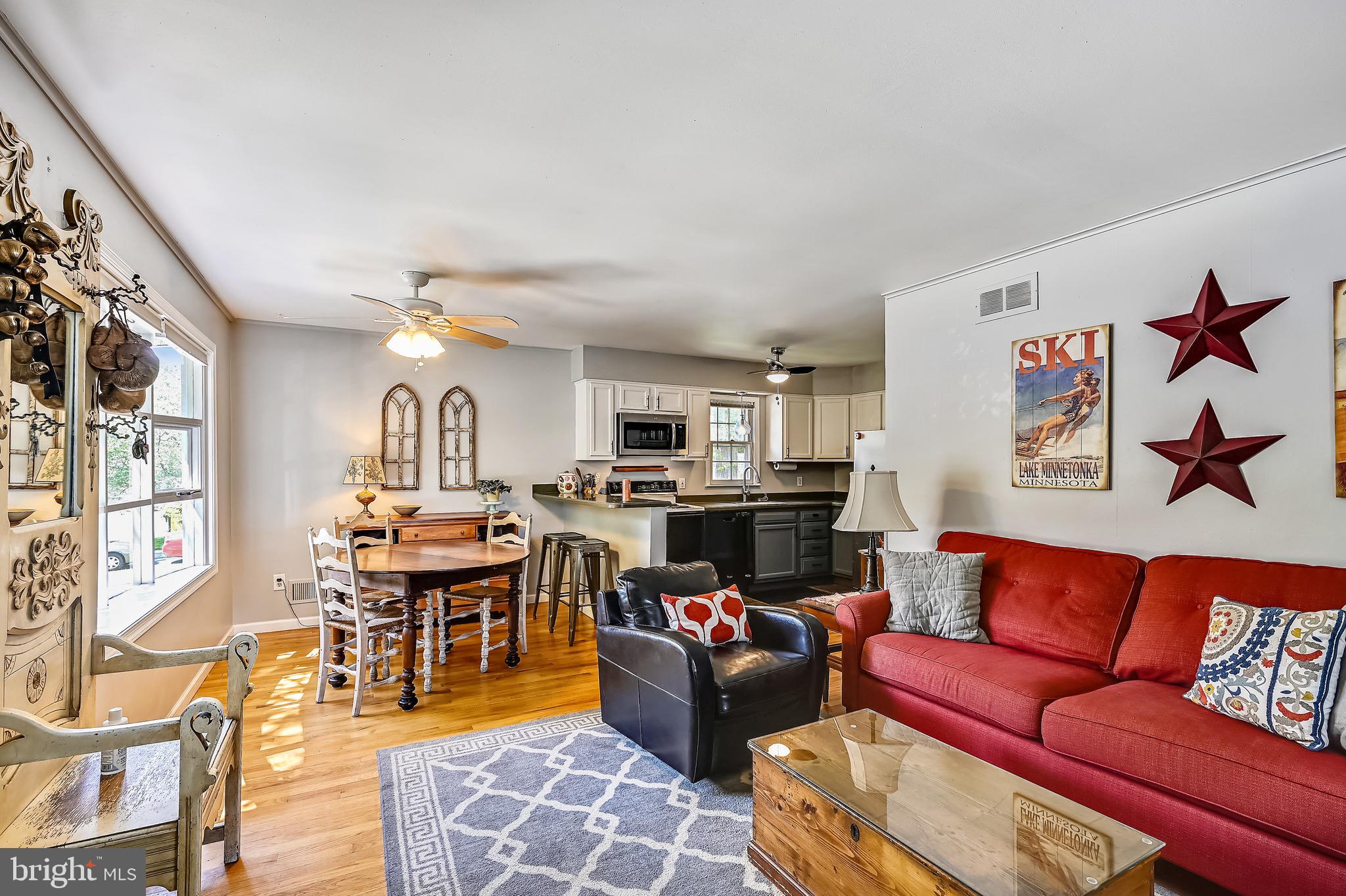 WOODLAND BEACH - Residential