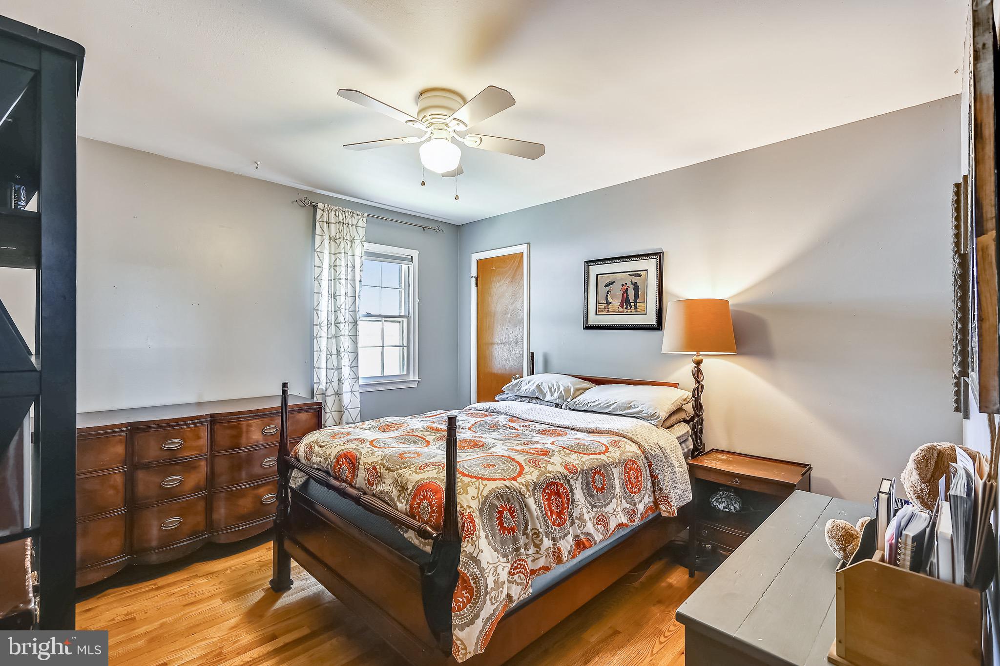 WOODLAND BEACH - Residential