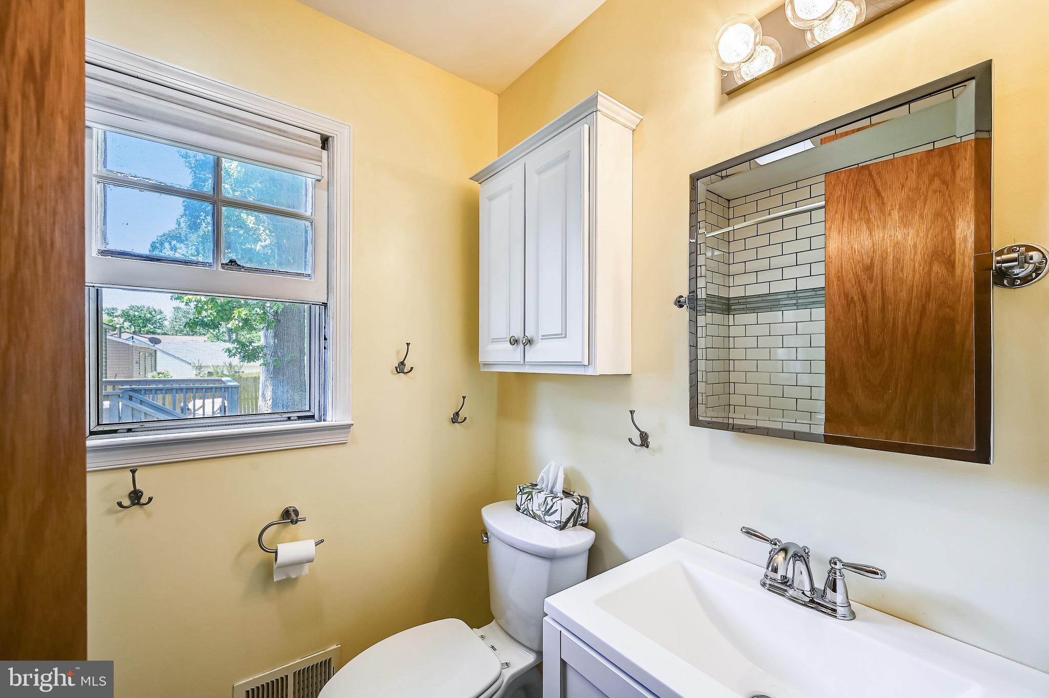 WOODLAND BEACH - Residential