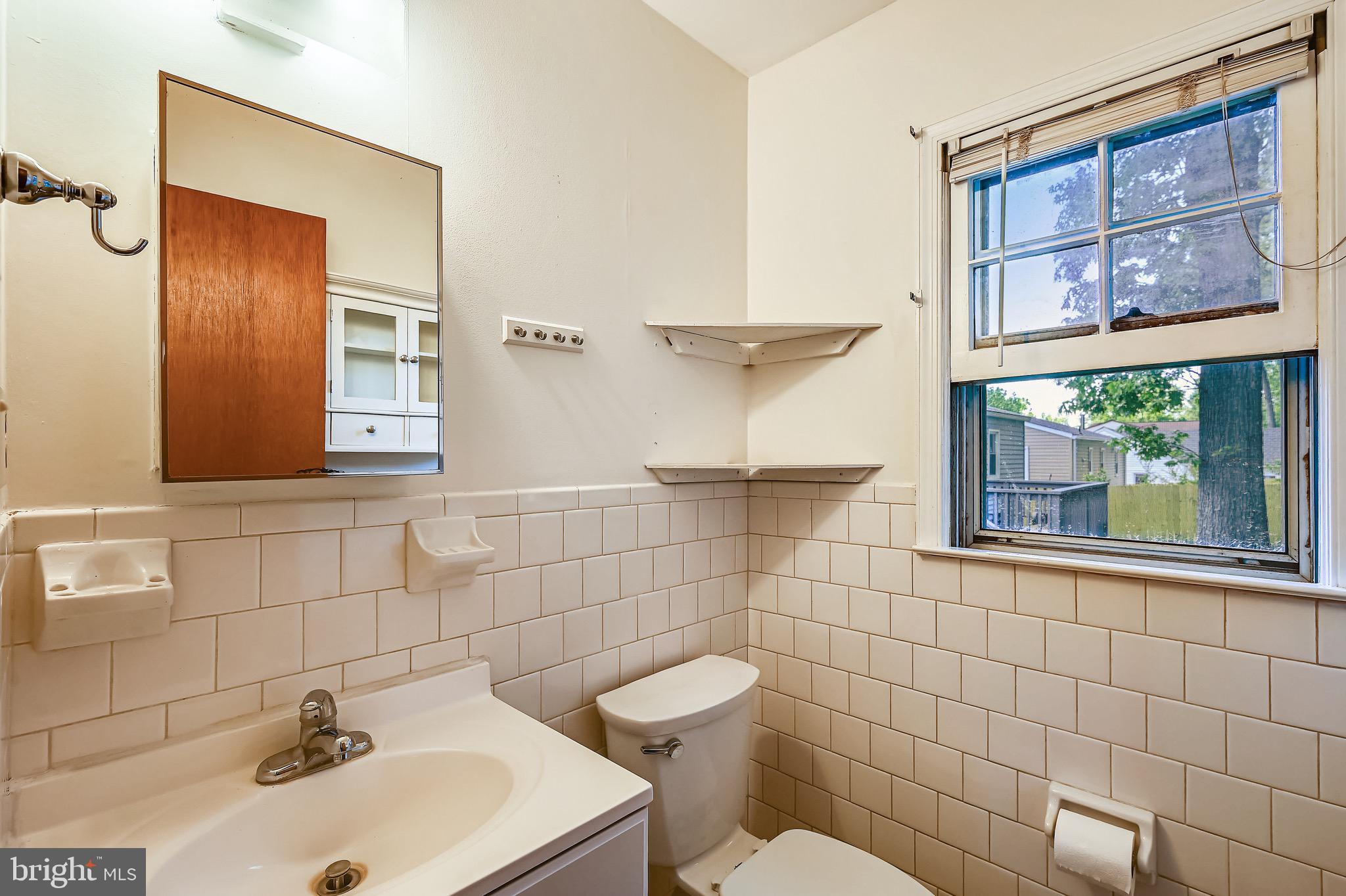 WOODLAND BEACH - Residential