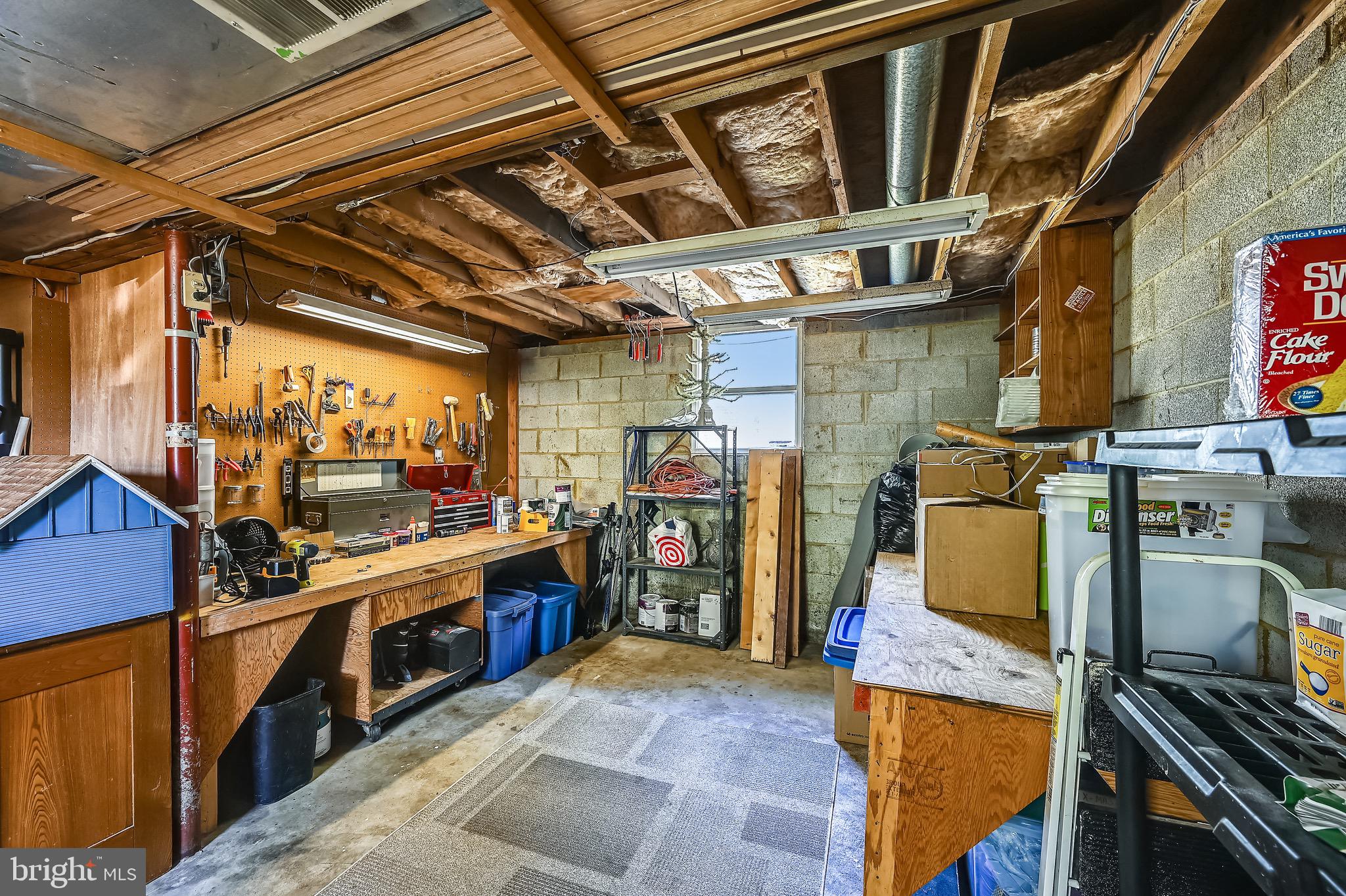 WOODLAND BEACH - Residential