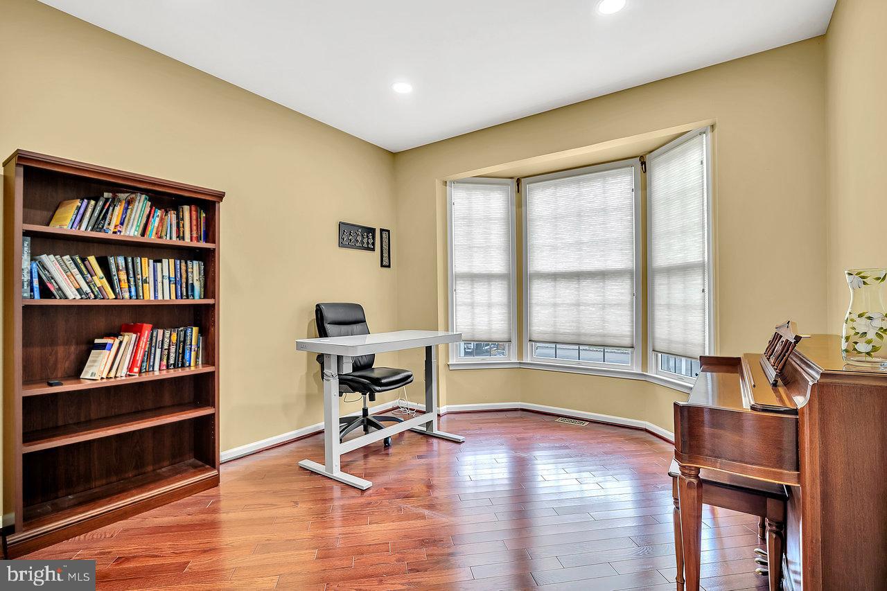 86 RENFIELD DRIVE