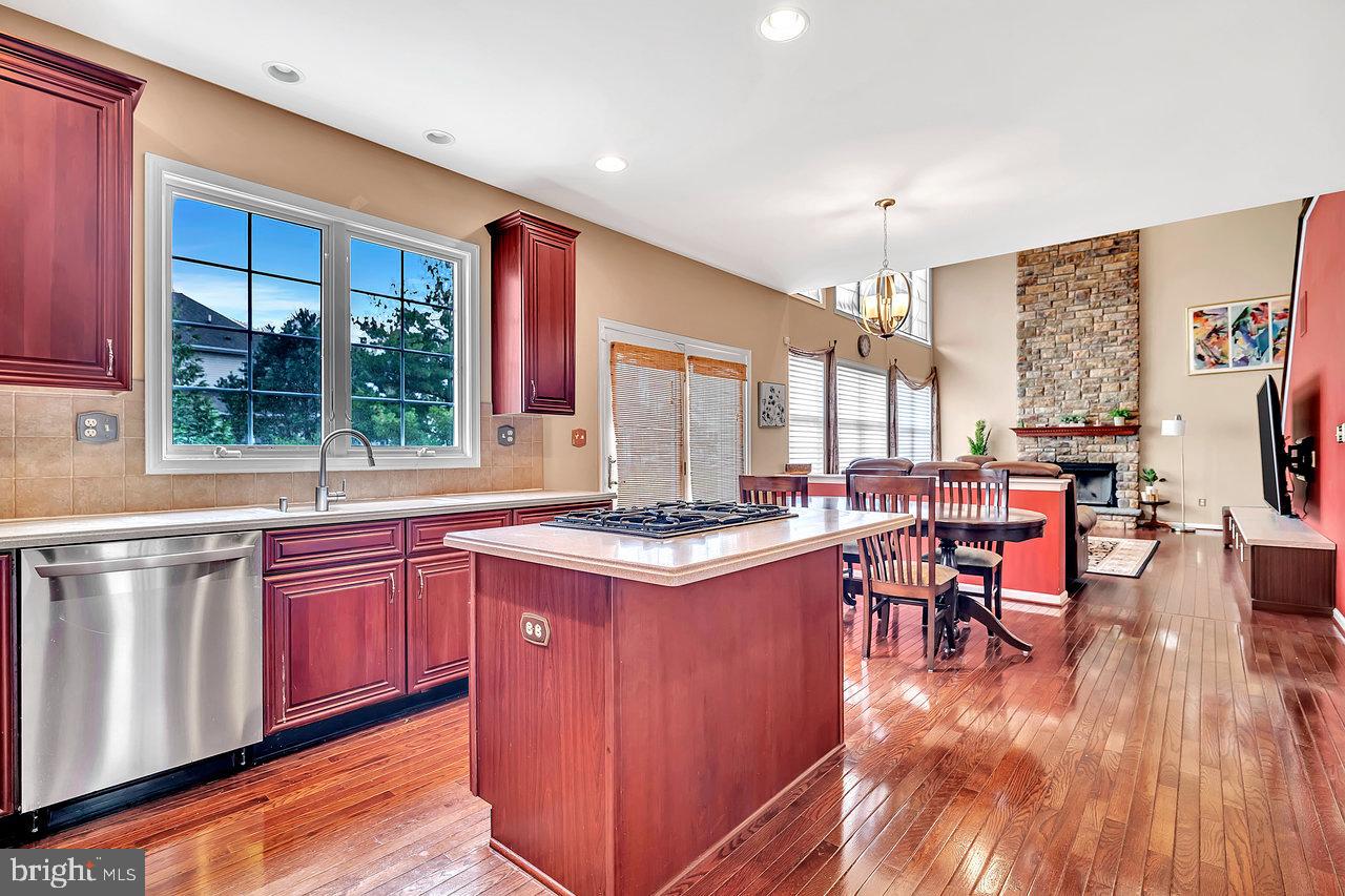 86 RENFIELD DRIVE
