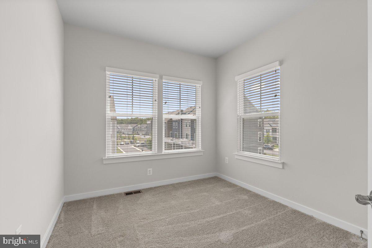 POTOMAC SHORES - Residential Lease