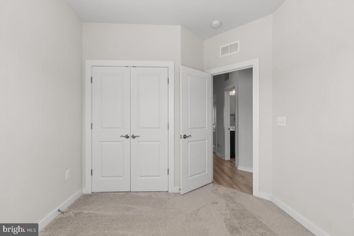 POTOMAC SHORES - Residential Lease