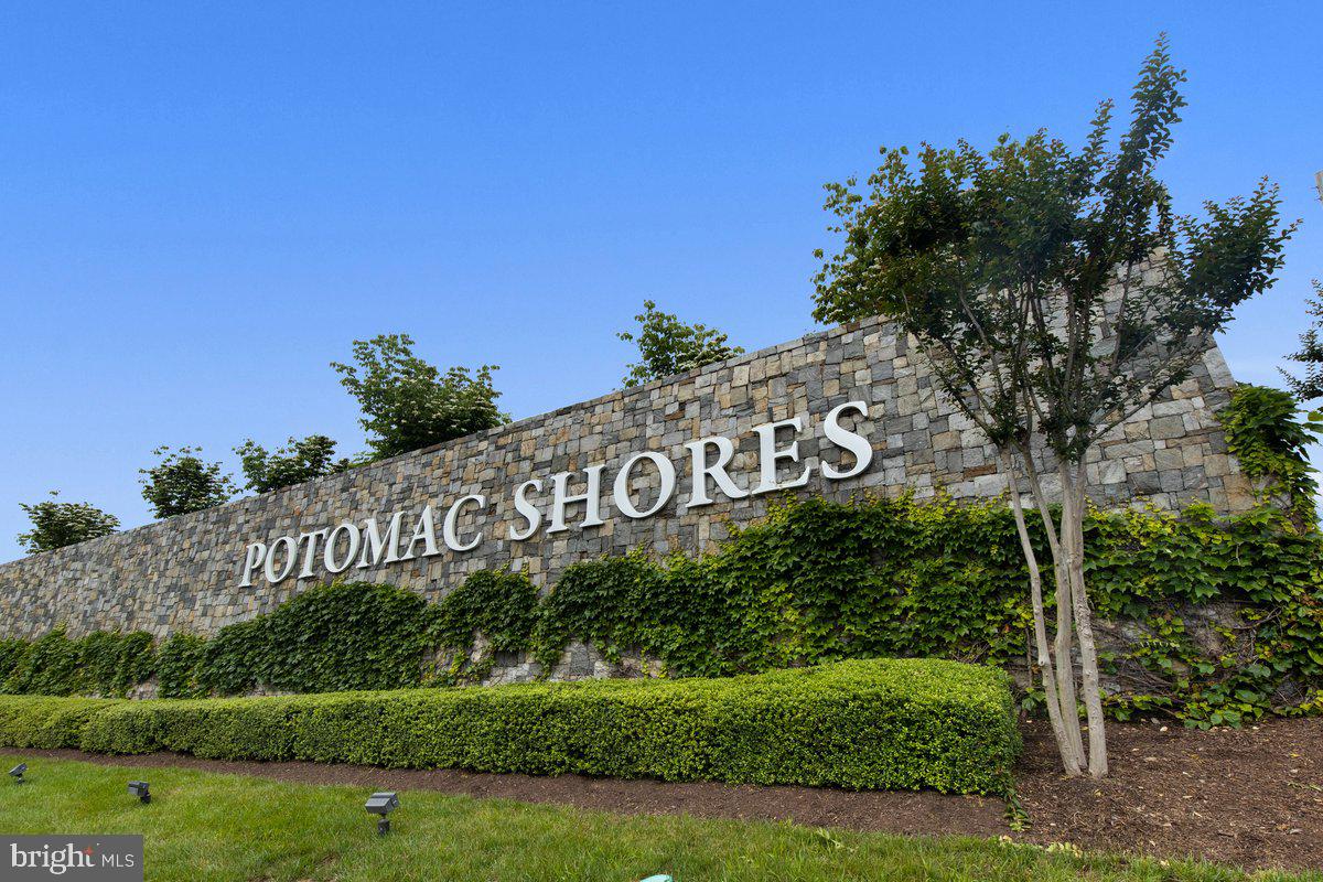 POTOMAC SHORES - Residential Lease