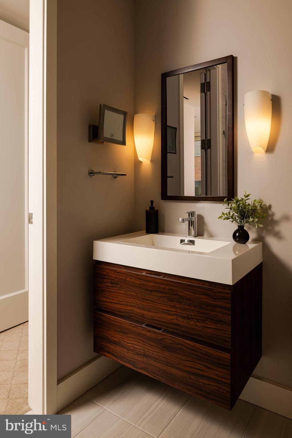 WASHINGTON SQ - Residential