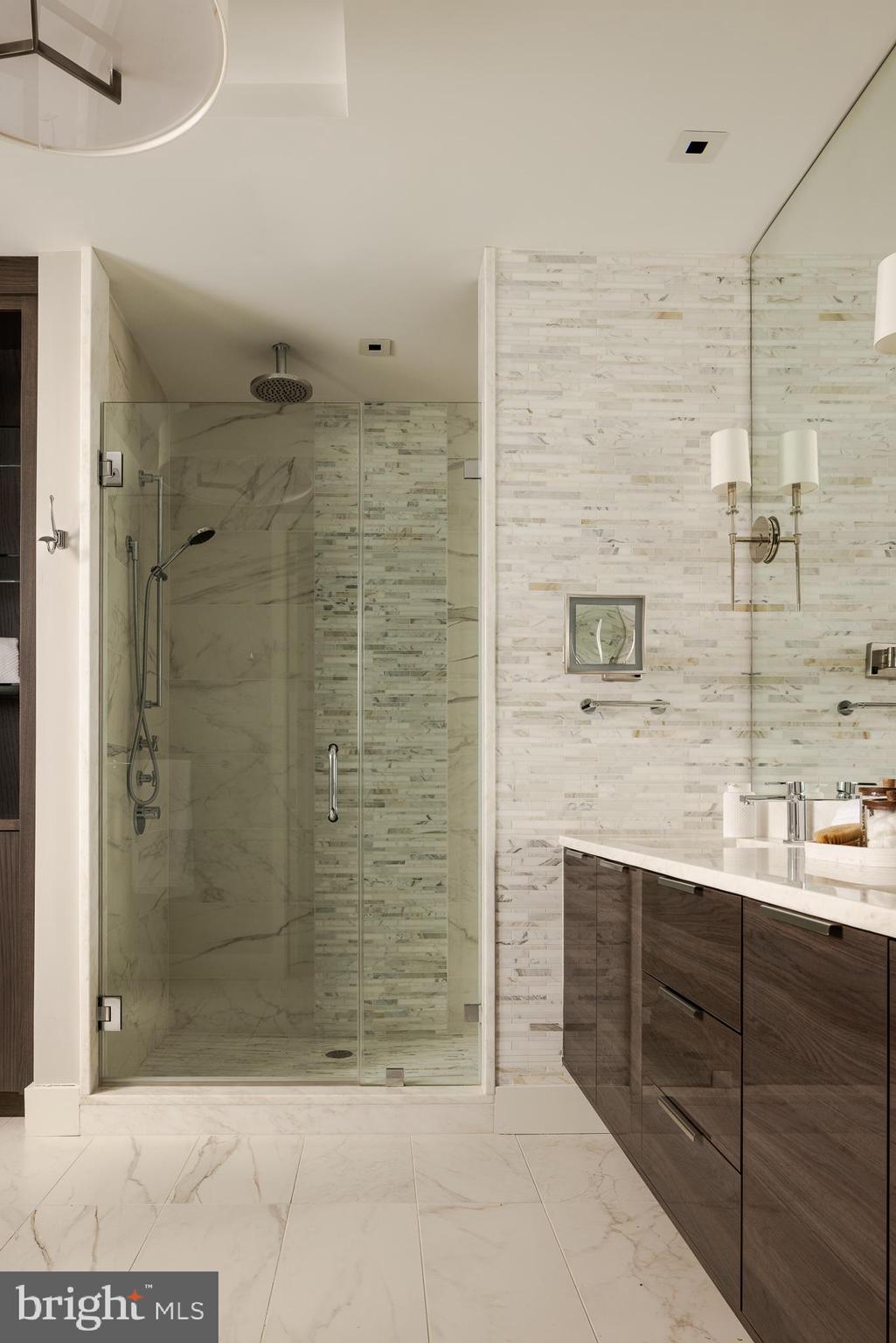 WASHINGTON SQ - Residential