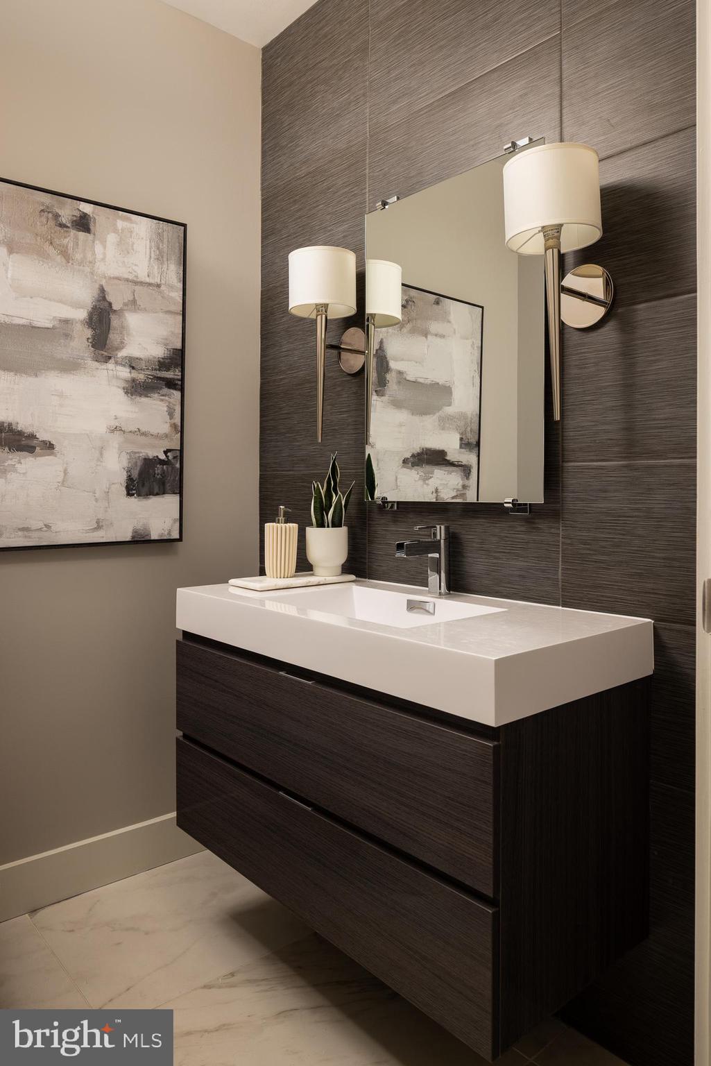 WASHINGTON SQ - Residential