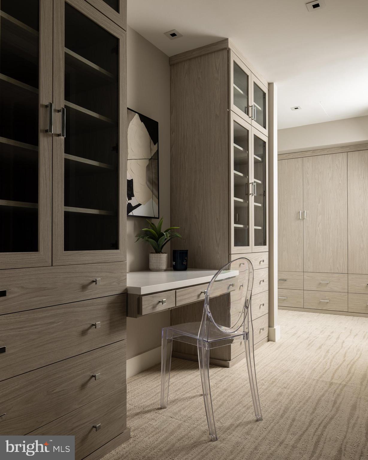 WASHINGTON SQ - Residential