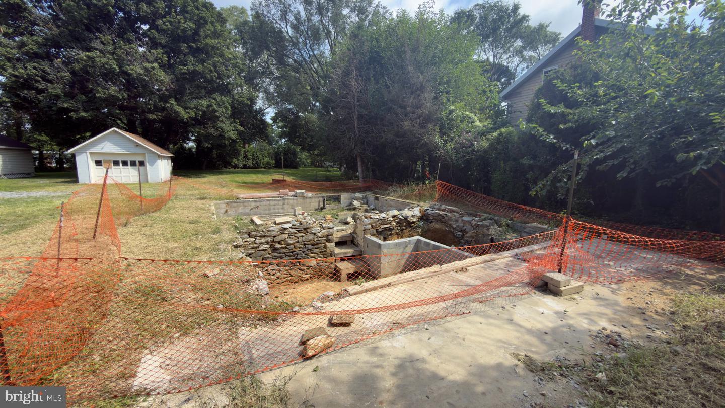 1506 W TRINDLE ROAD
