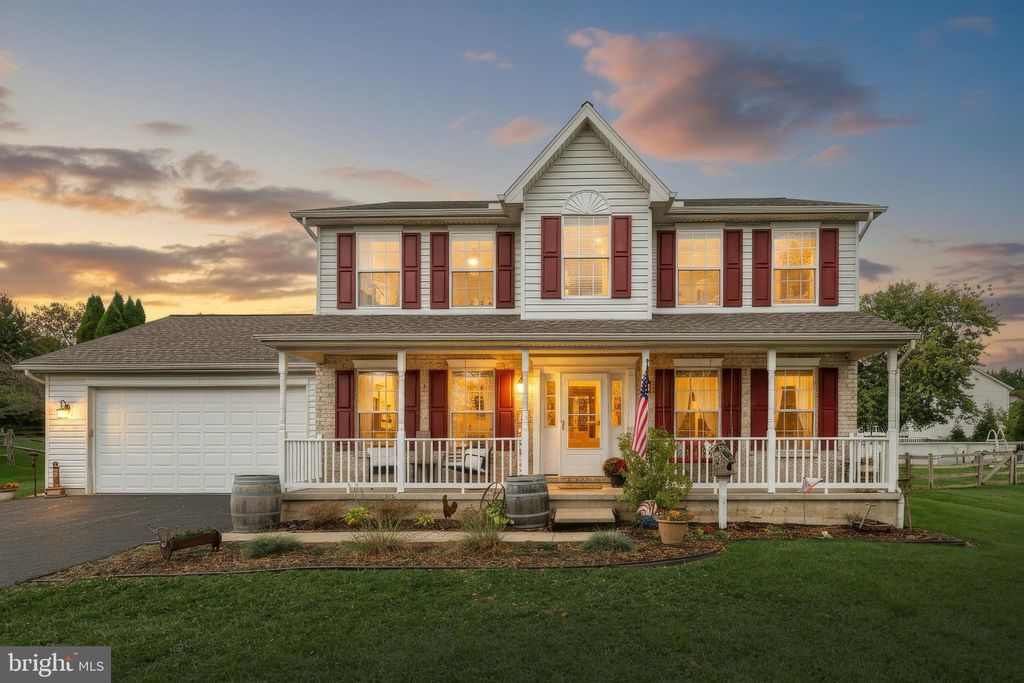 Photo of 140 Lantern Lane, STEWARTSTOWN, PA 17363 (MLS # PAYK2091394)