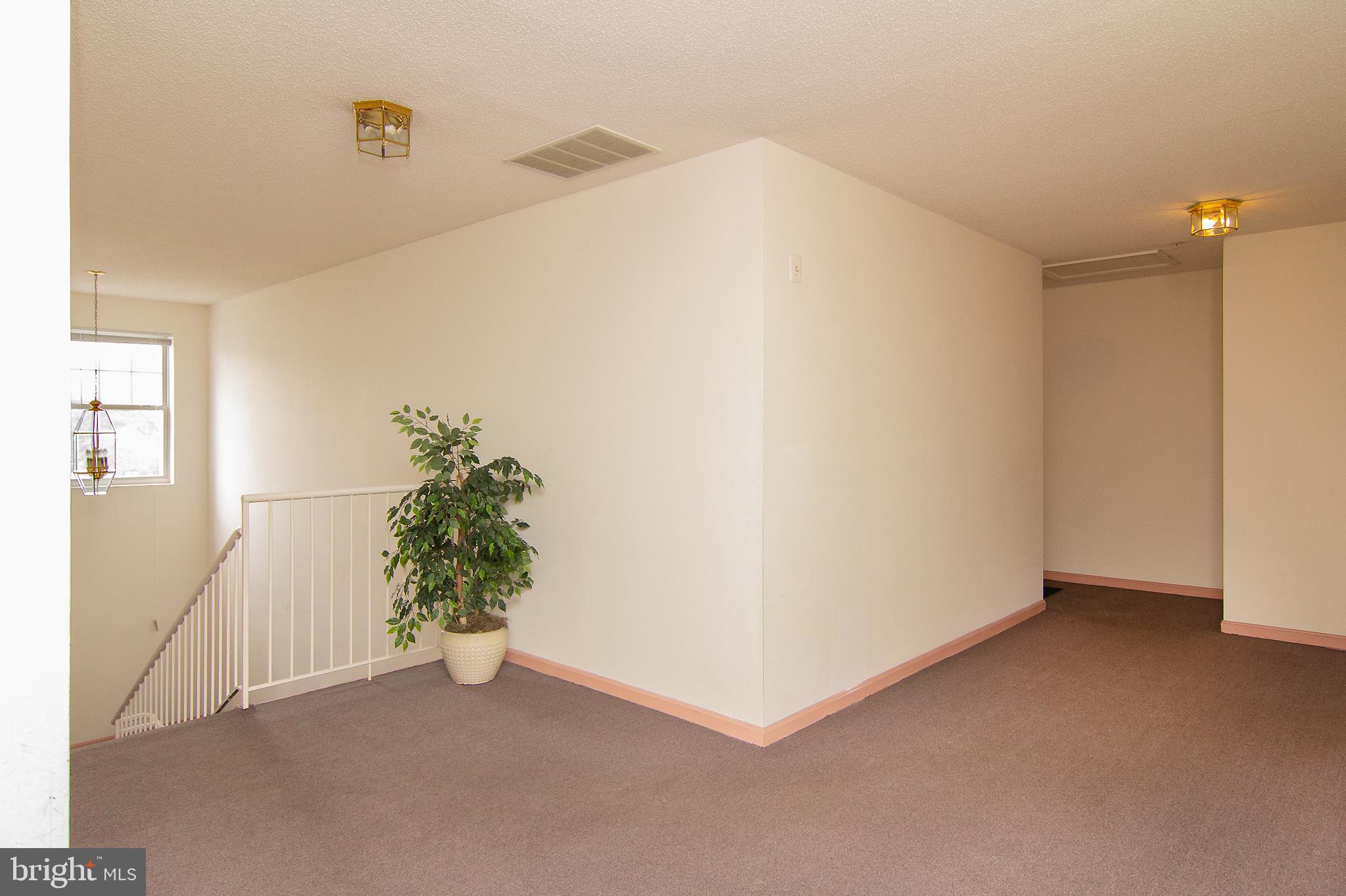 DEVON COURT - Residential